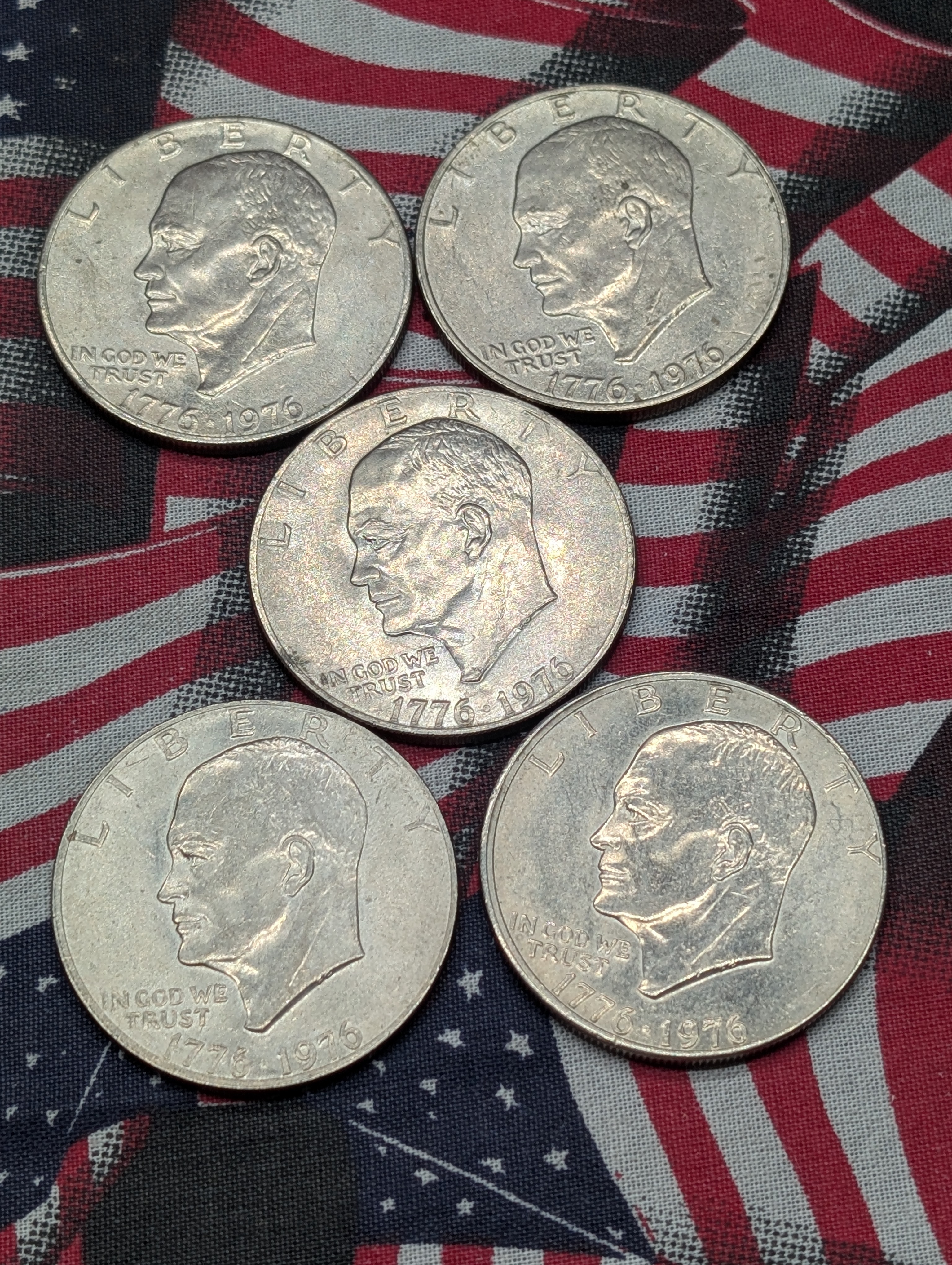 (5) 1976 Bicentennial Eisenhower Dollars