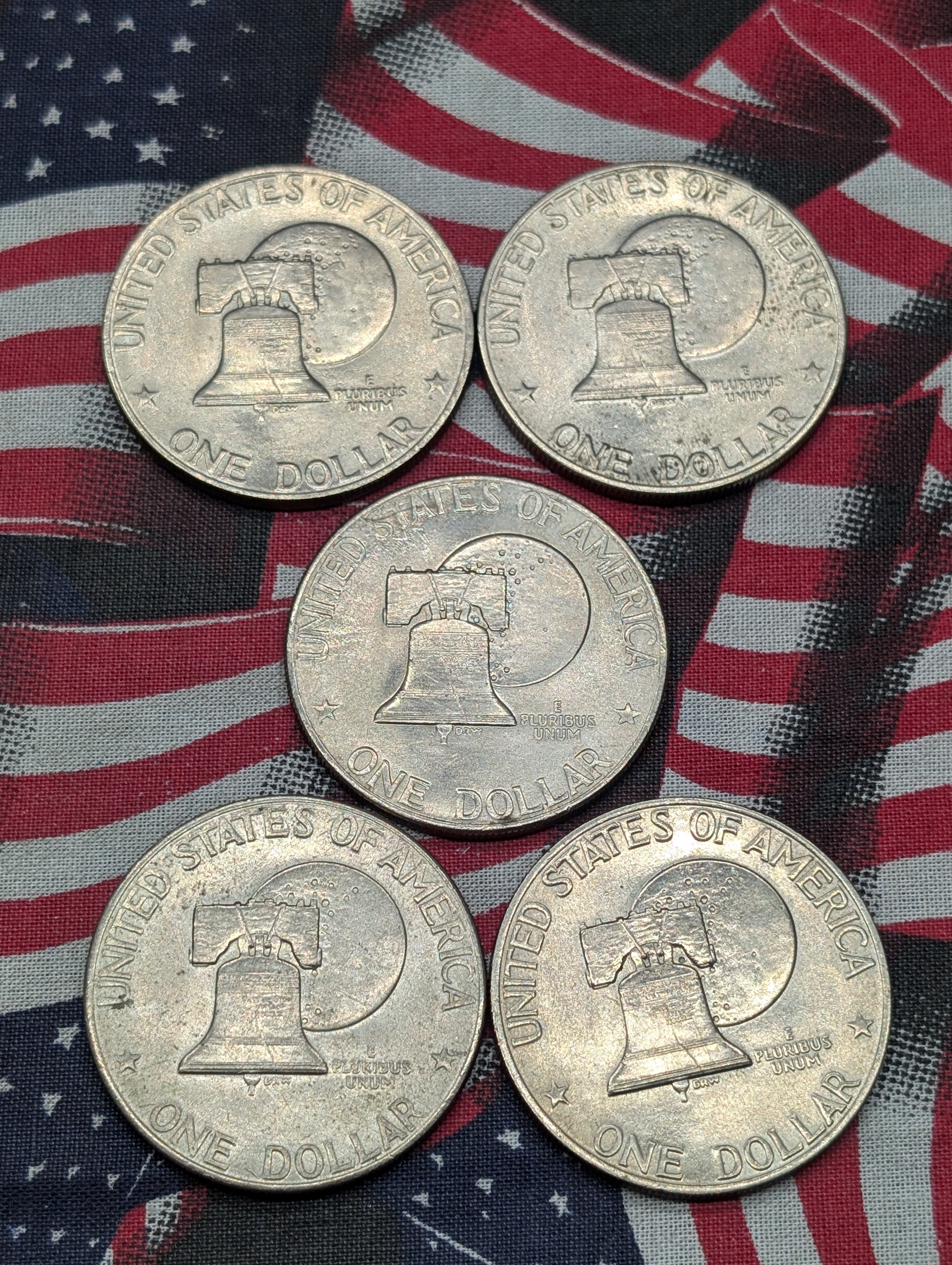 (5) 1976 Bicentennial Eisenhower Dollars