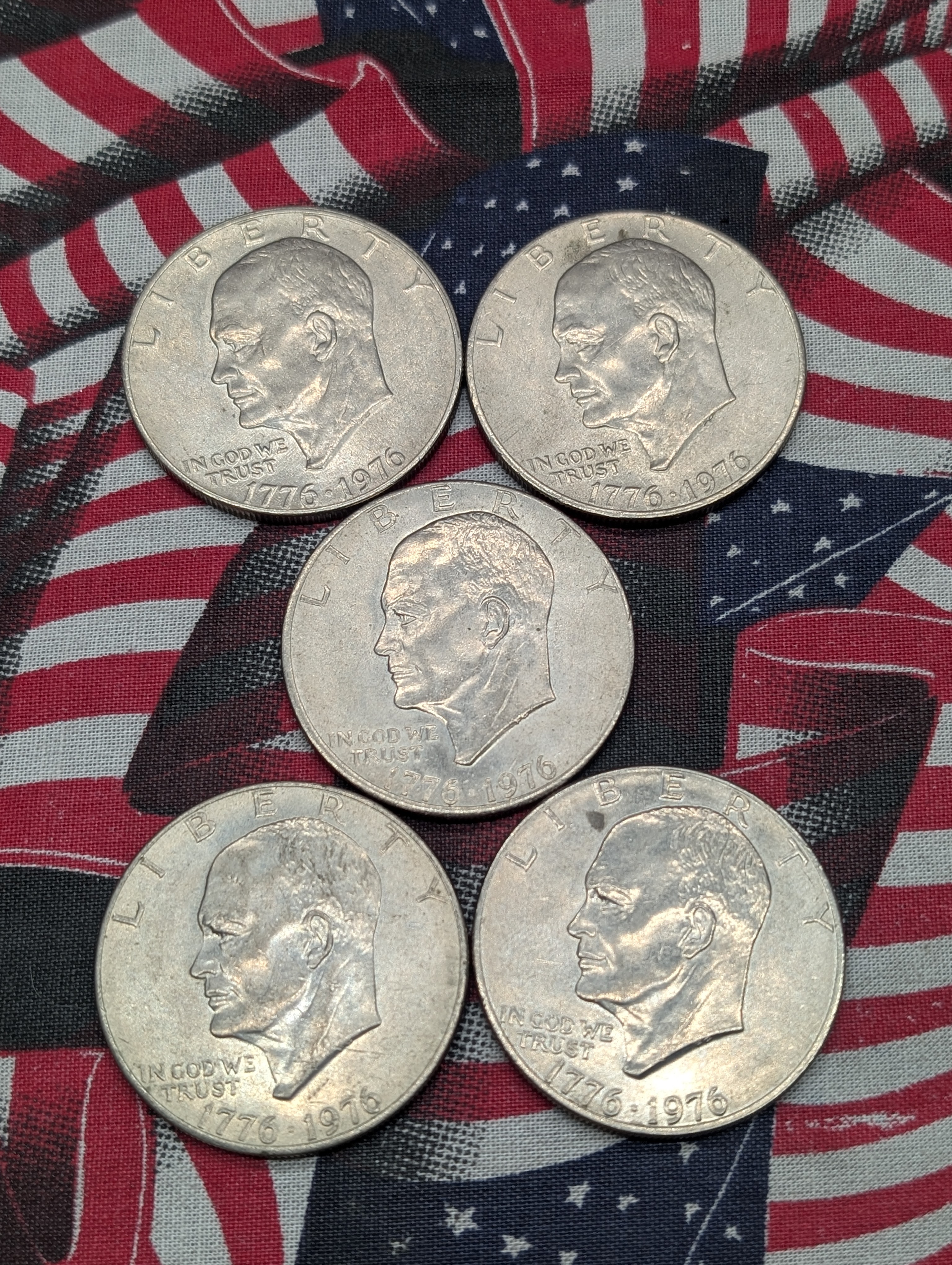 (5) 1976 Bicentennial Eisenhower Dollars