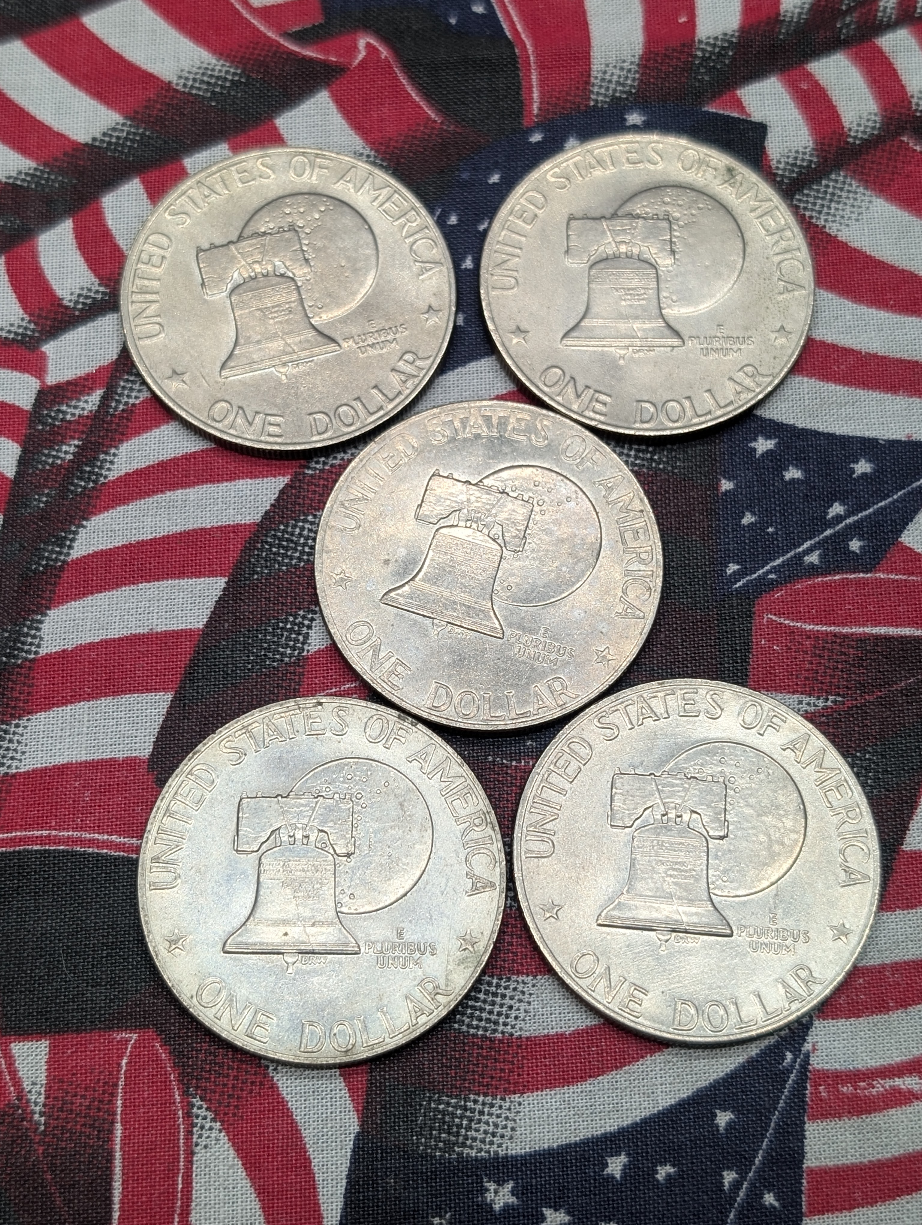 (5) 1976 Bicentennial Eisenhower Dollars