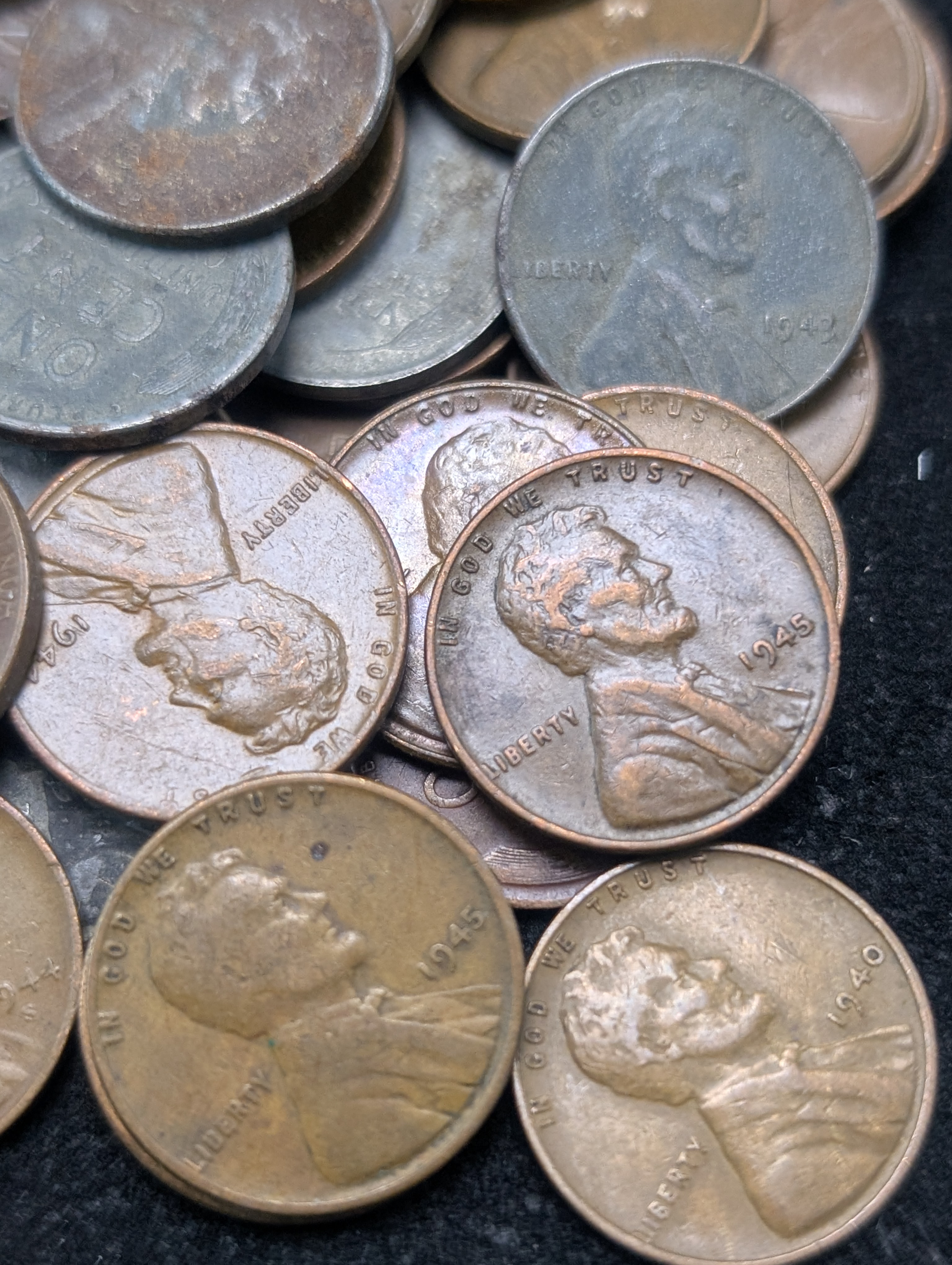 (215) Assorted Lincoln Wheat Cents