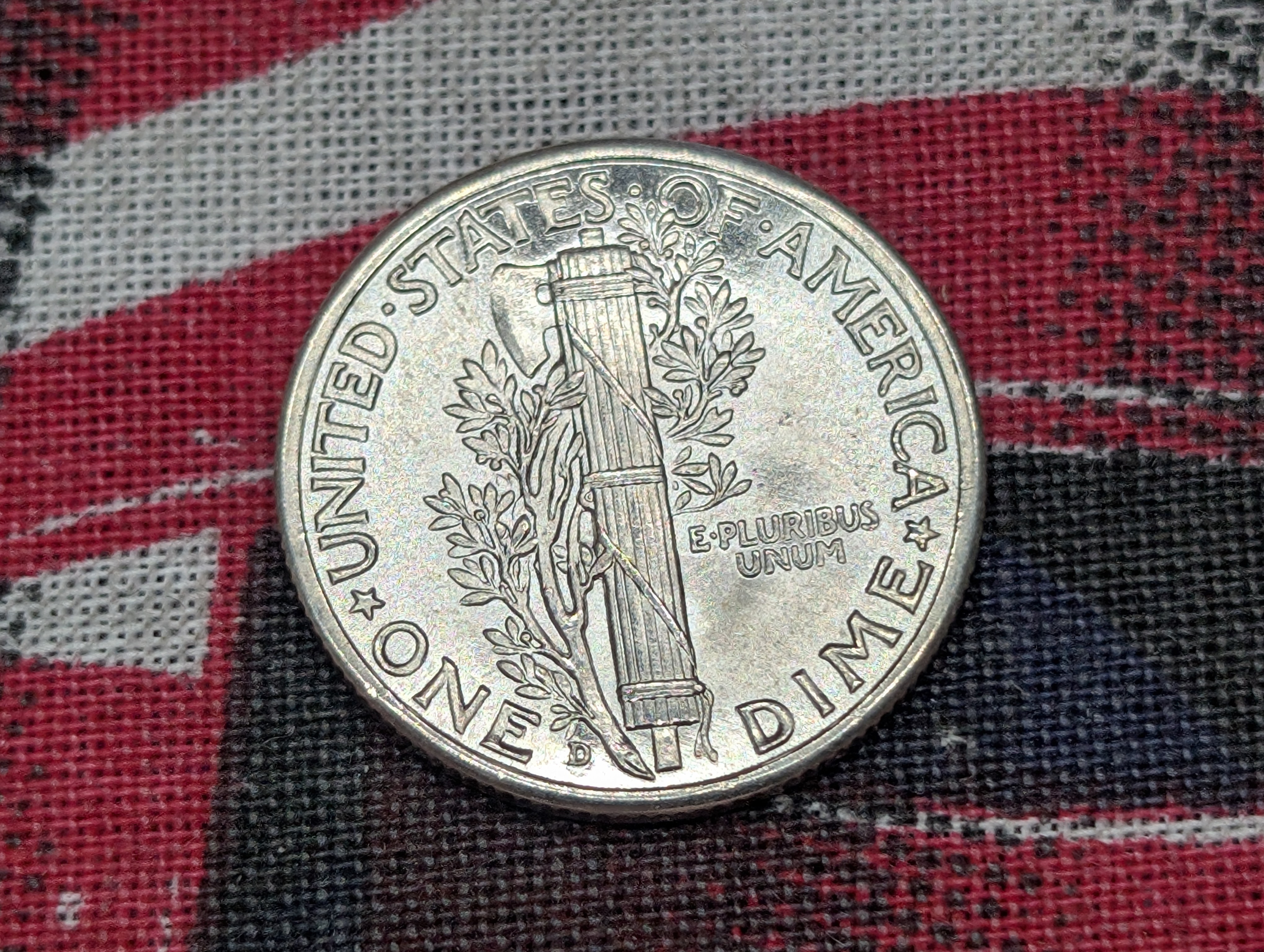 1944-D Mercury 90% Silver Dime - Split Bands