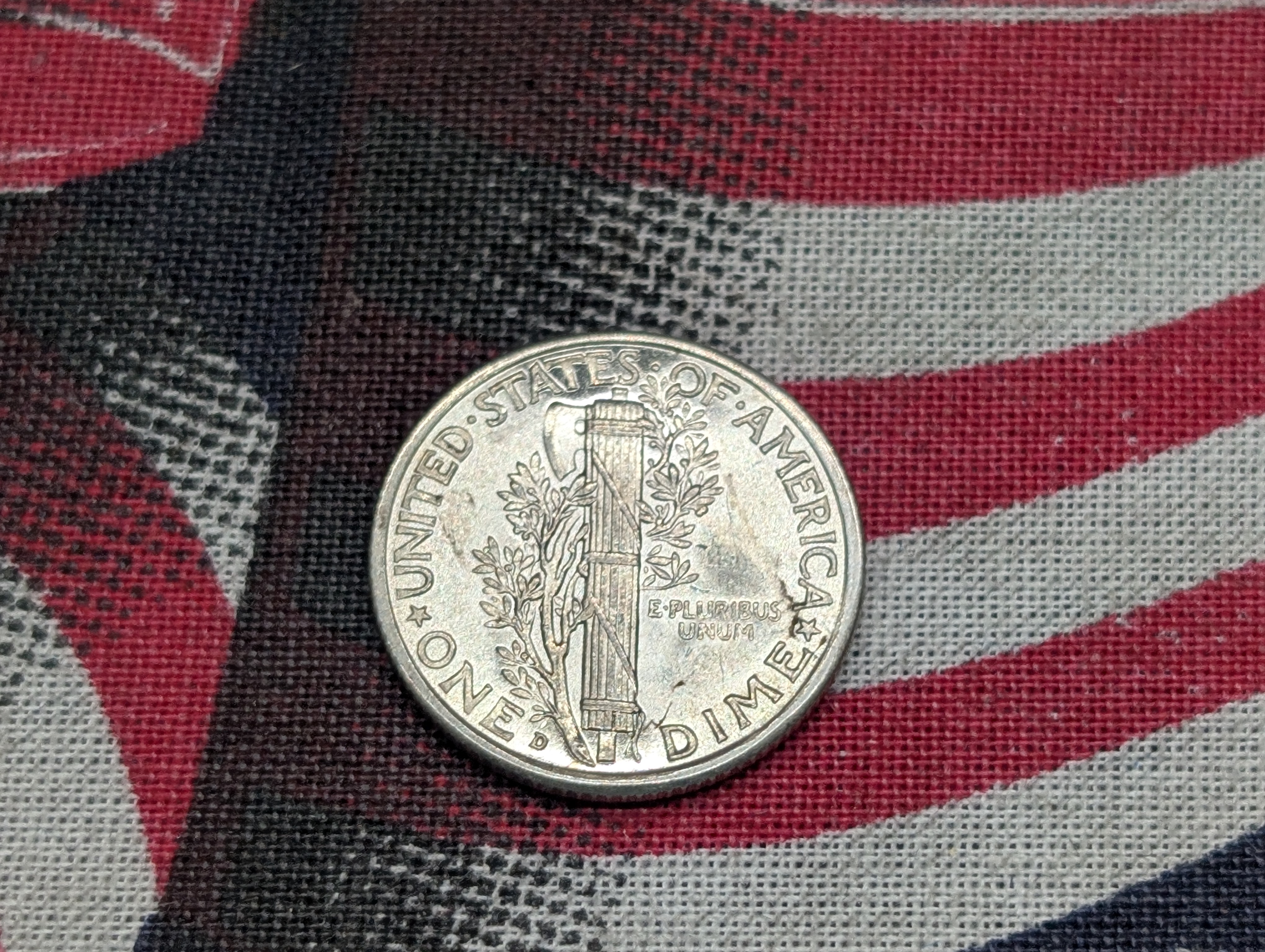 1940-D Mercury 90% Silver Dime - Split Bands