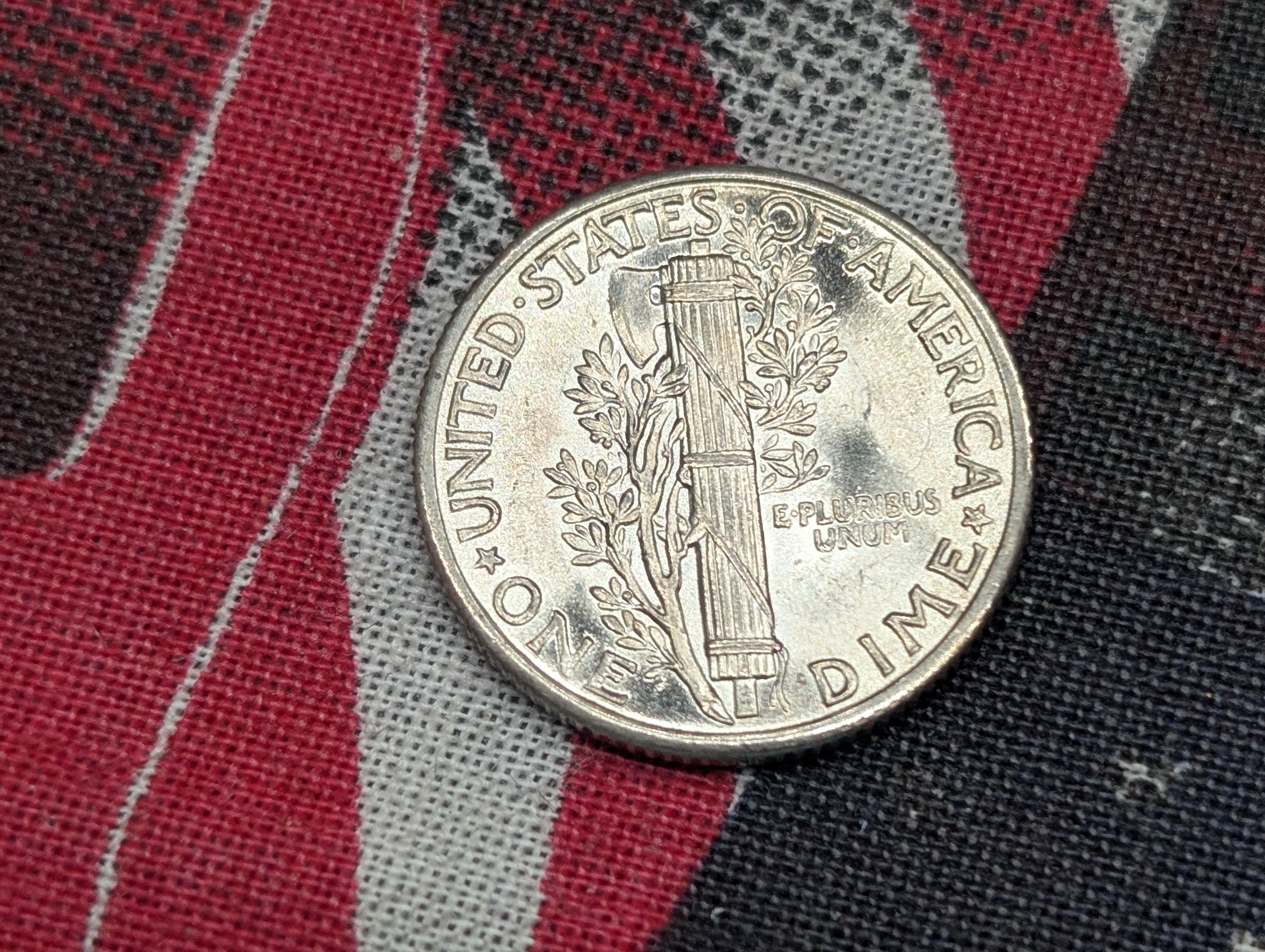 1935-P Mercury 90% Silver Dime - Split Bands