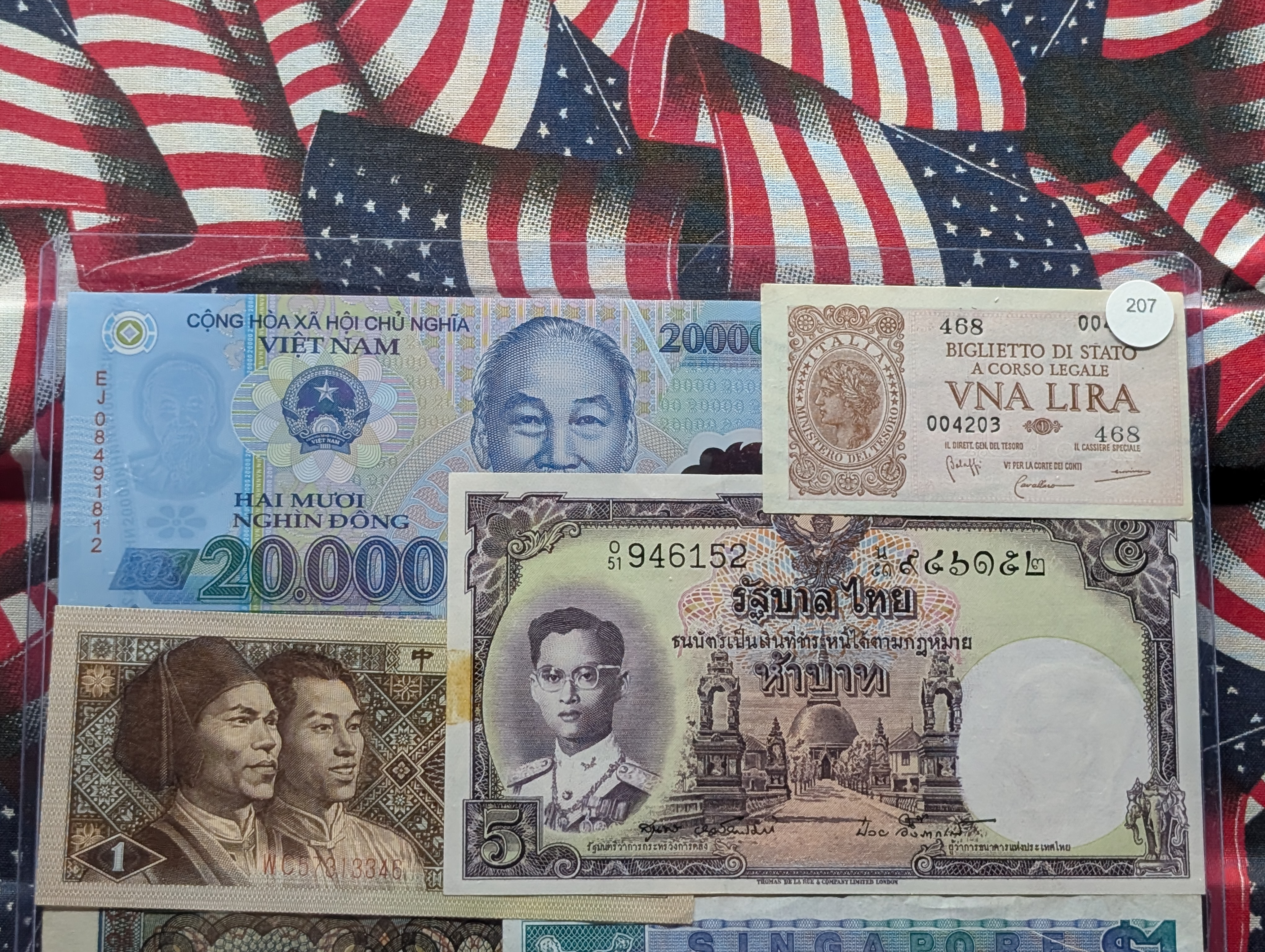 (7) Assorted World Currency Banknotes
