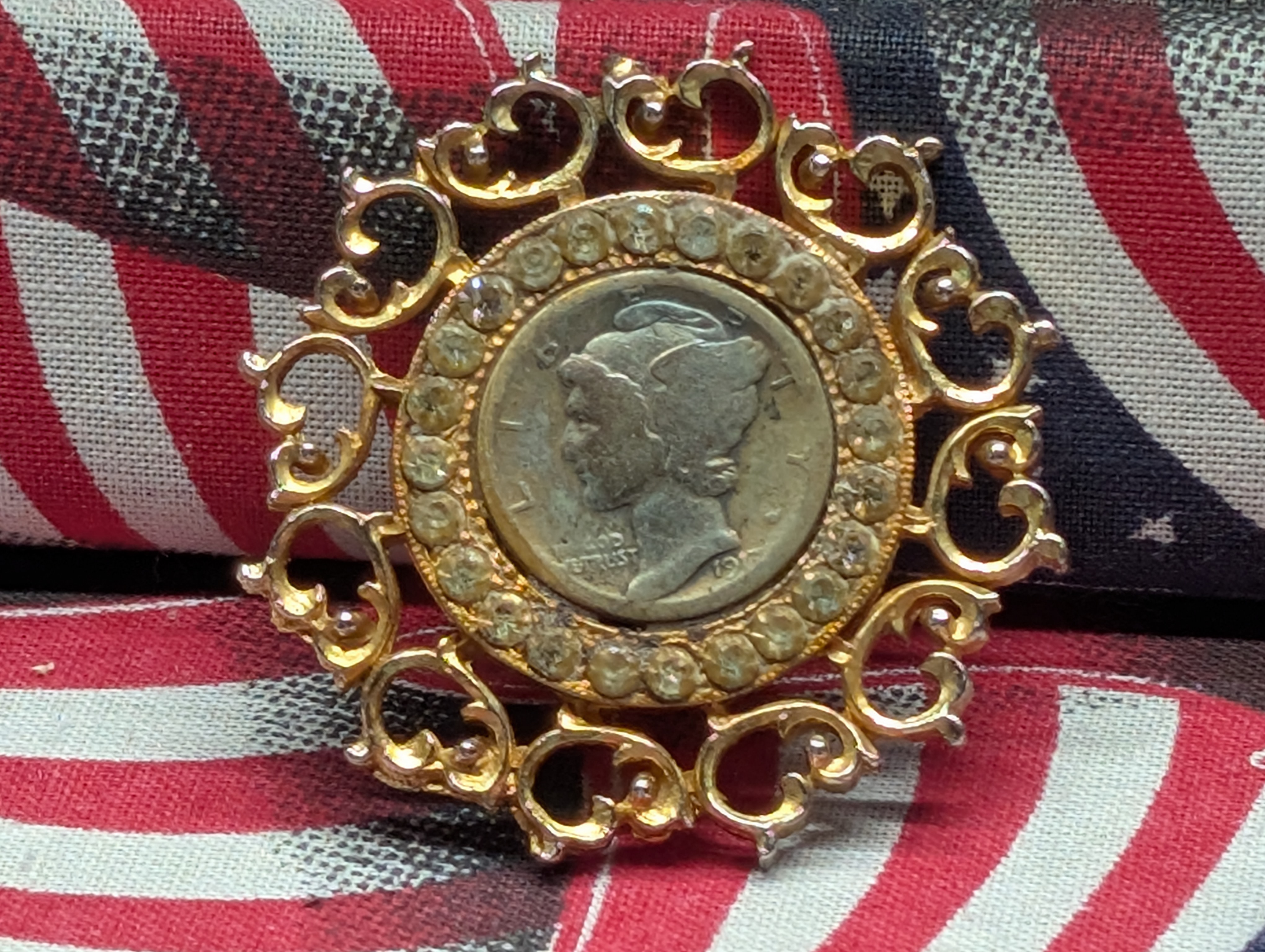 Vintage Medallion with 1917-P Mercury 90% Silver Dime