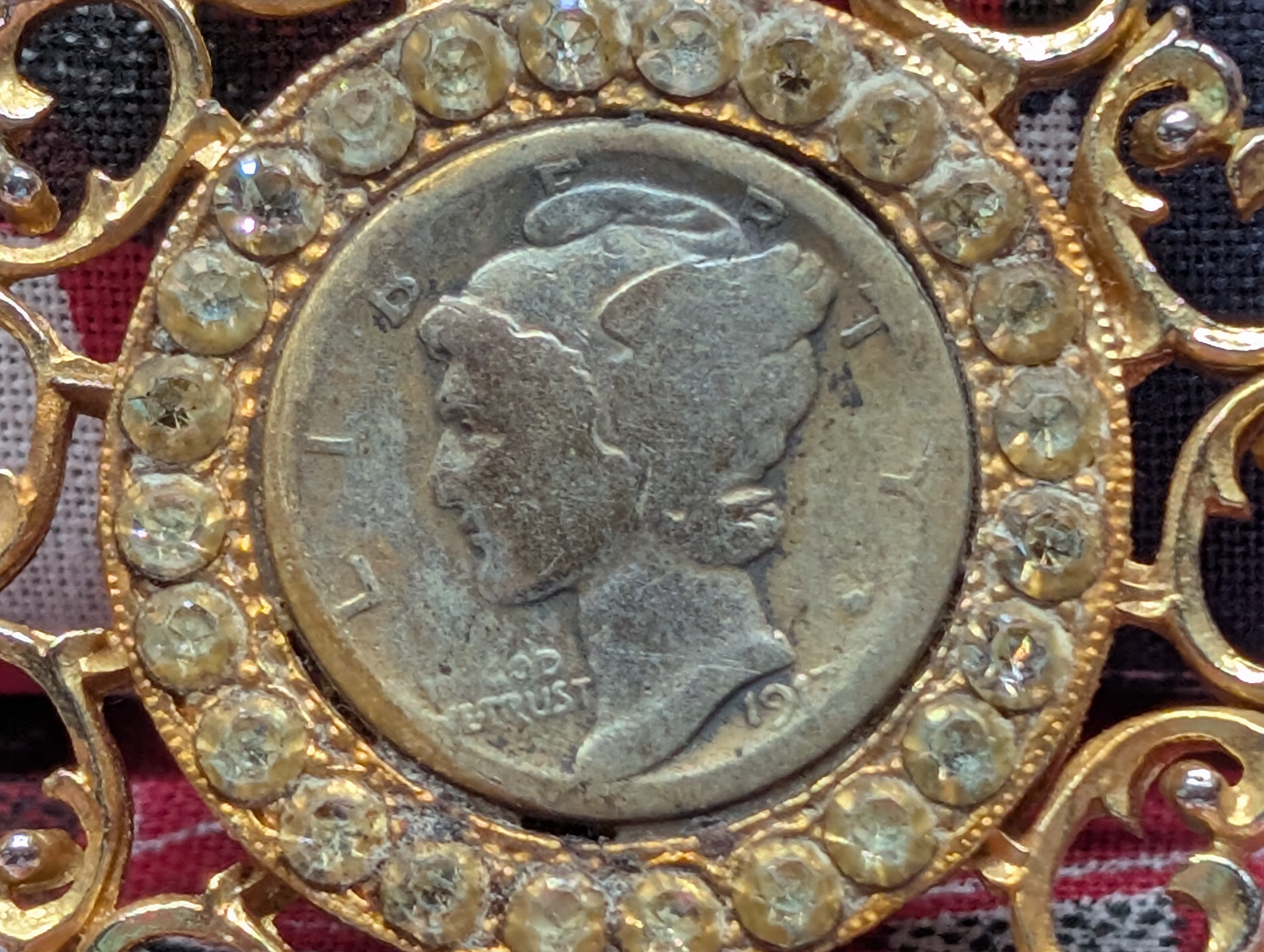 Vintage Medallion with 1917-P Mercury 90% Silver Dime