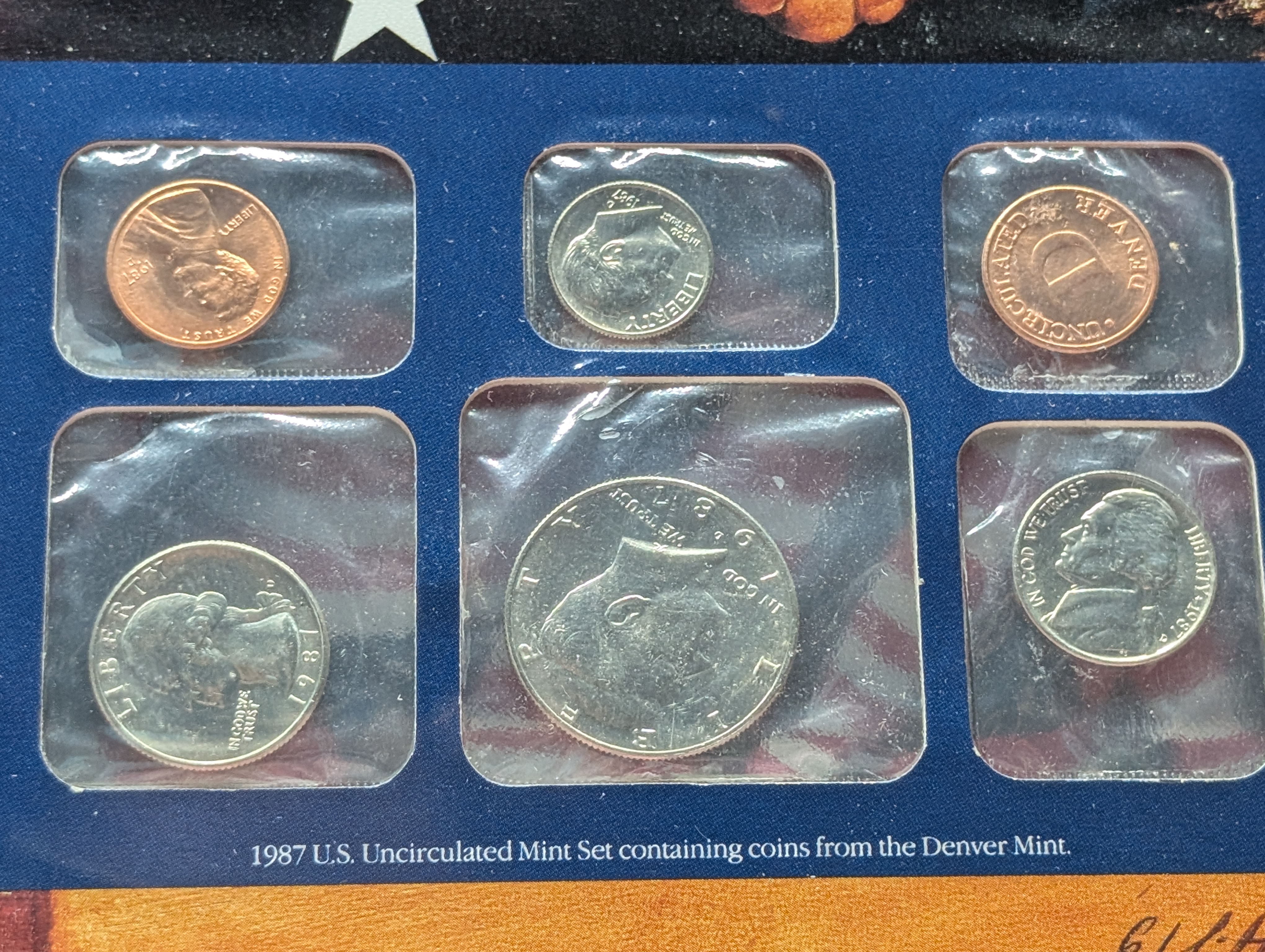 1987-P&D U.S. Mint Uncirculated Set w/ Historic Stamps