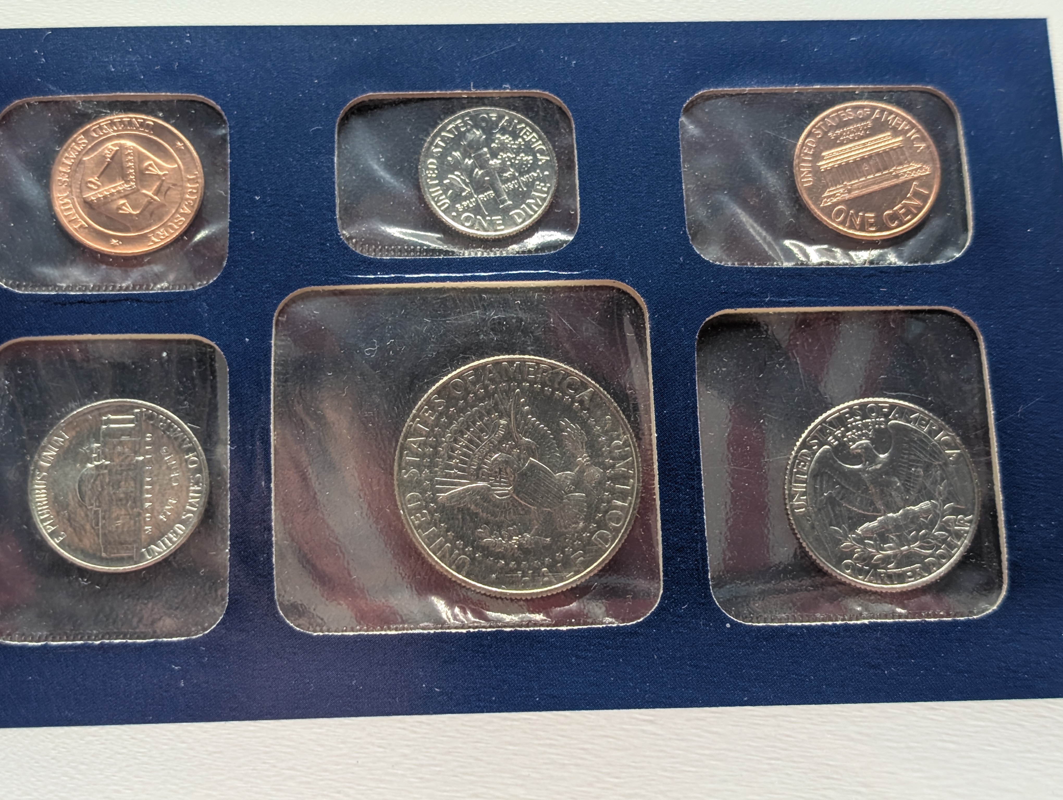 1991-P&D U.S. Mint Uncirculated Set w/ Historic Stamps