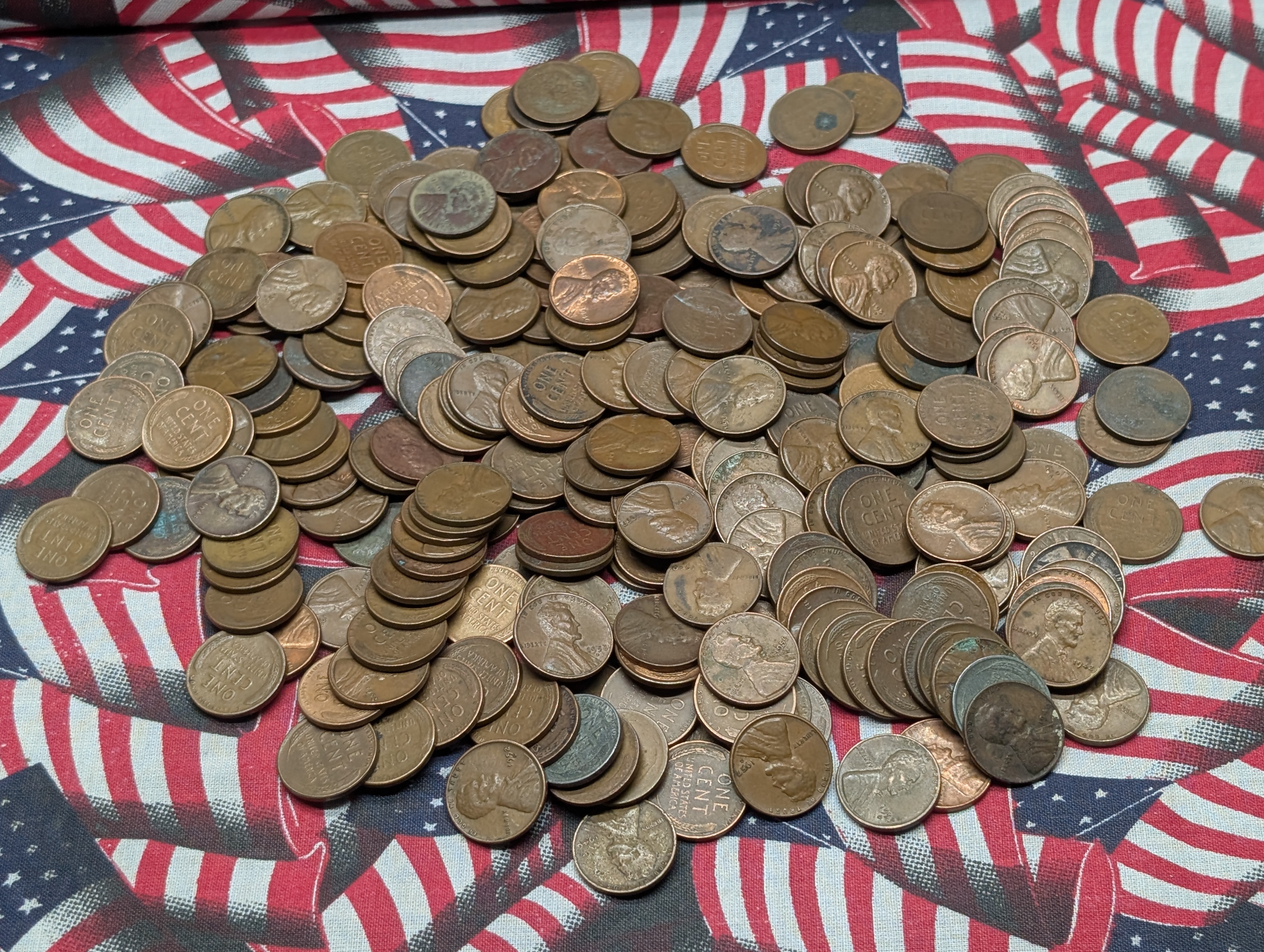 (250) Assorted Lincoln Wheat Cents