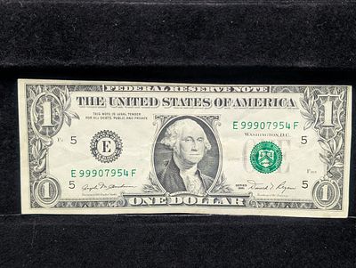 ERROR 1981 Series $1 Green Seal Note - Cutting Error Condition PLEASE NOTE Some coins may have 