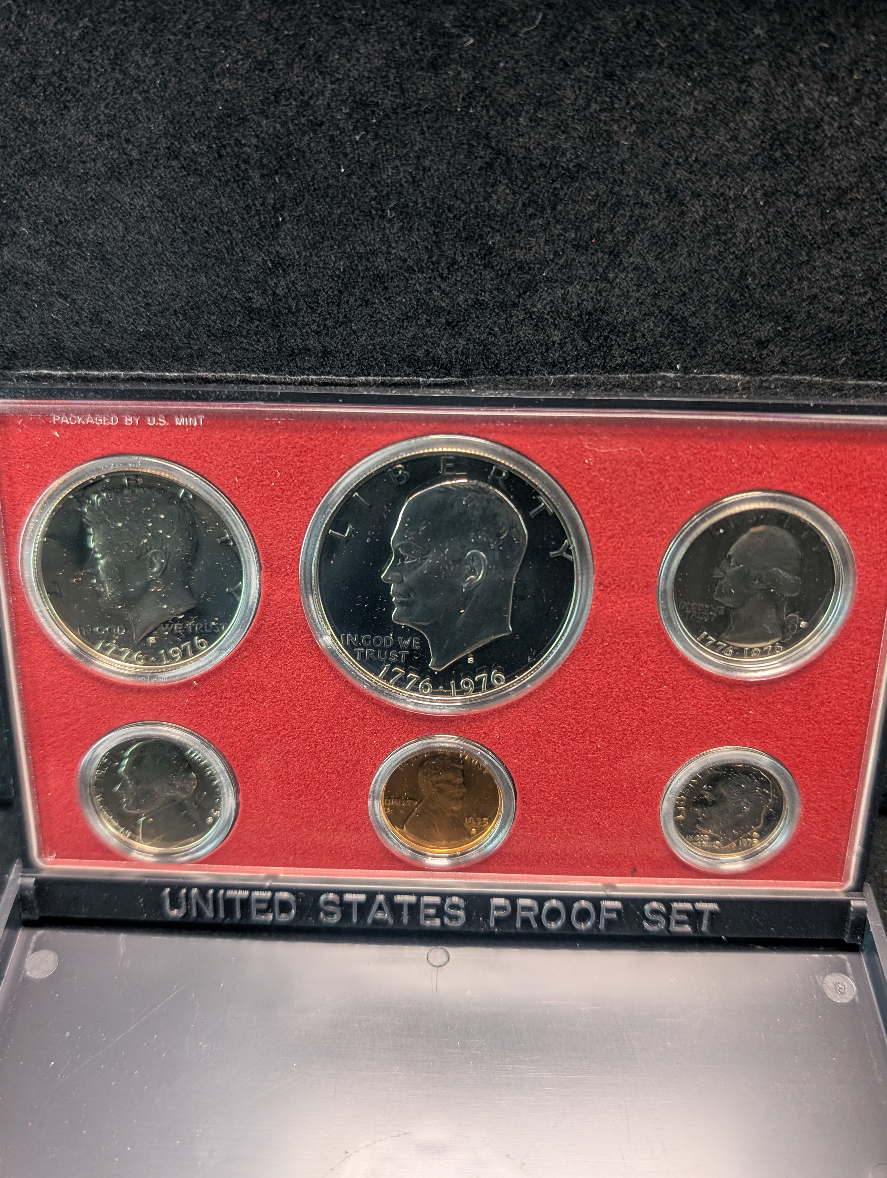 1975-S United States Proof Set - Includes Bicentennial Ike Dollar, Kennedy Half Dollar and Washington Quarter!