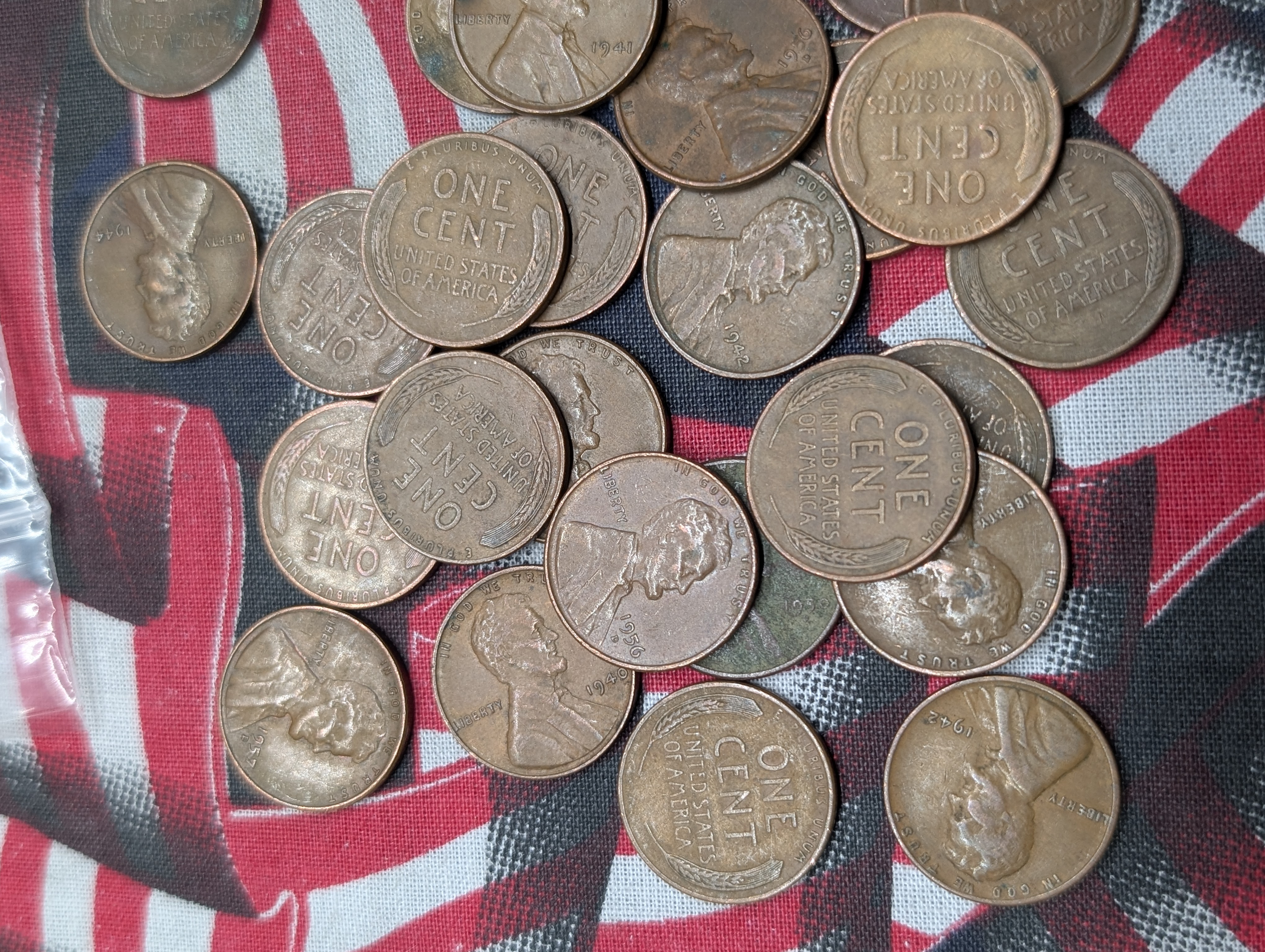 (250) Lincoln Wheat Cents - Mixed Dates