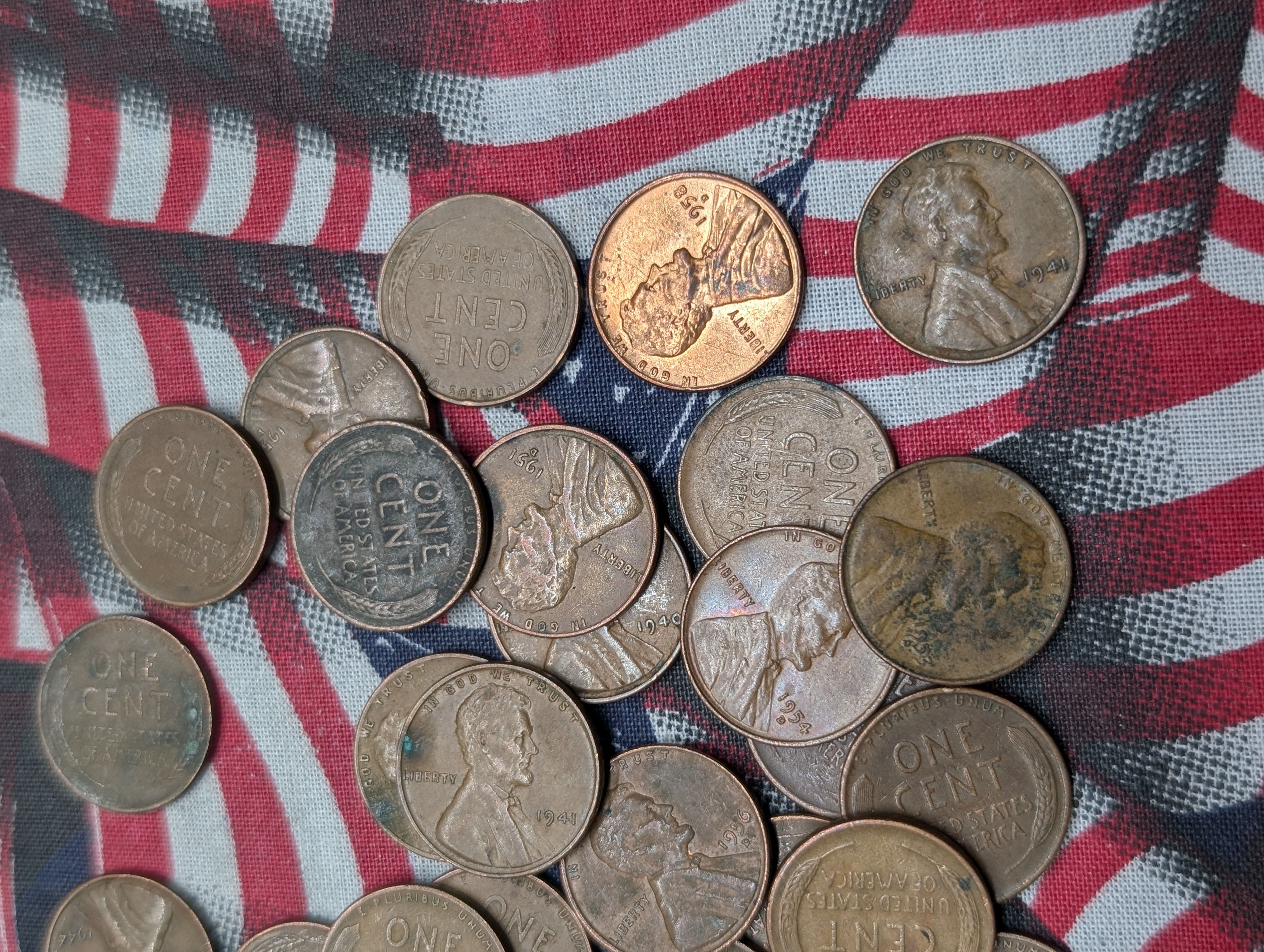 (250) Lincoln Wheat Cents - Mixed Dates