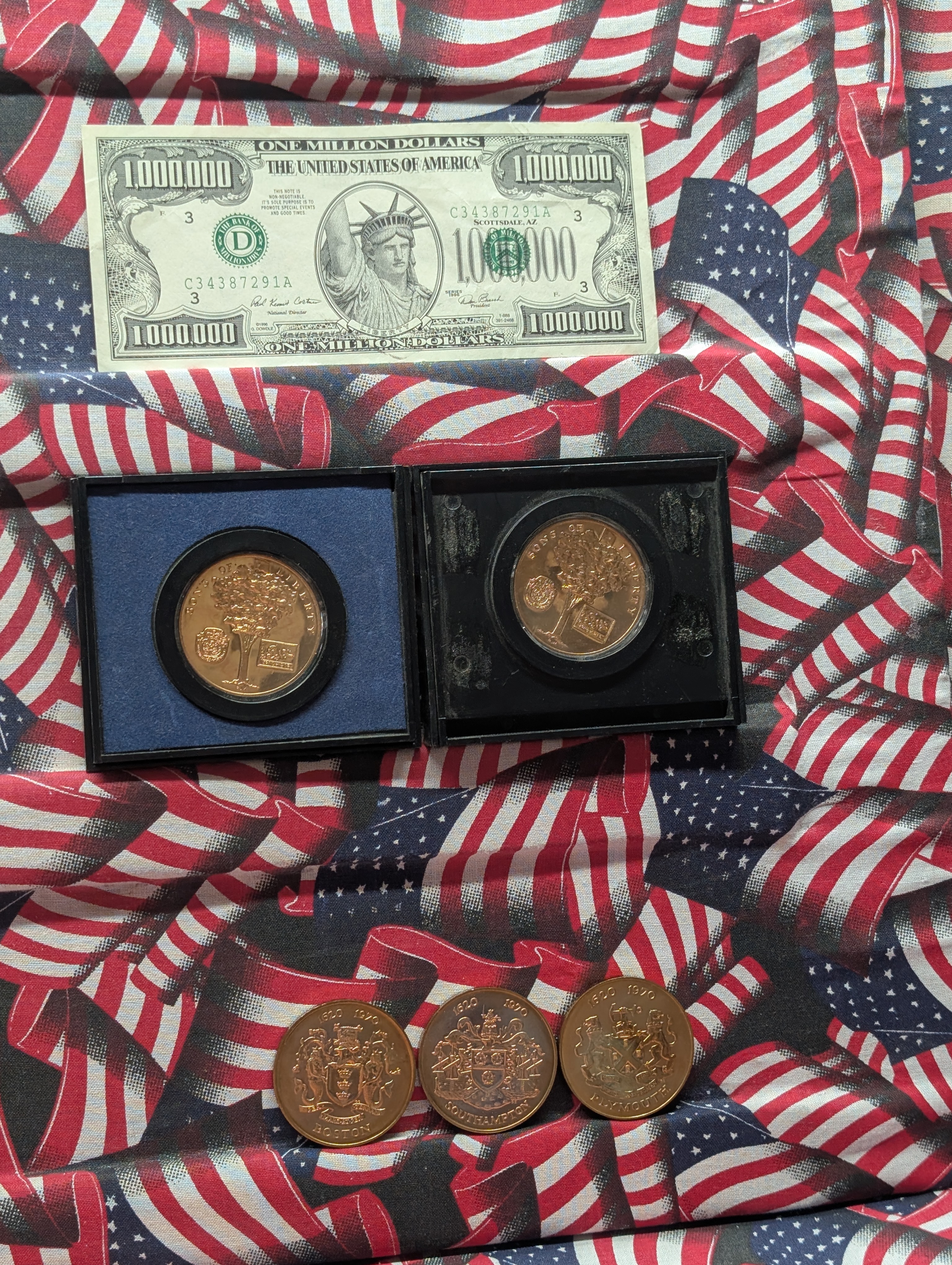 (5) Tokens & Novelty $1,000,000 Souvenir Bill