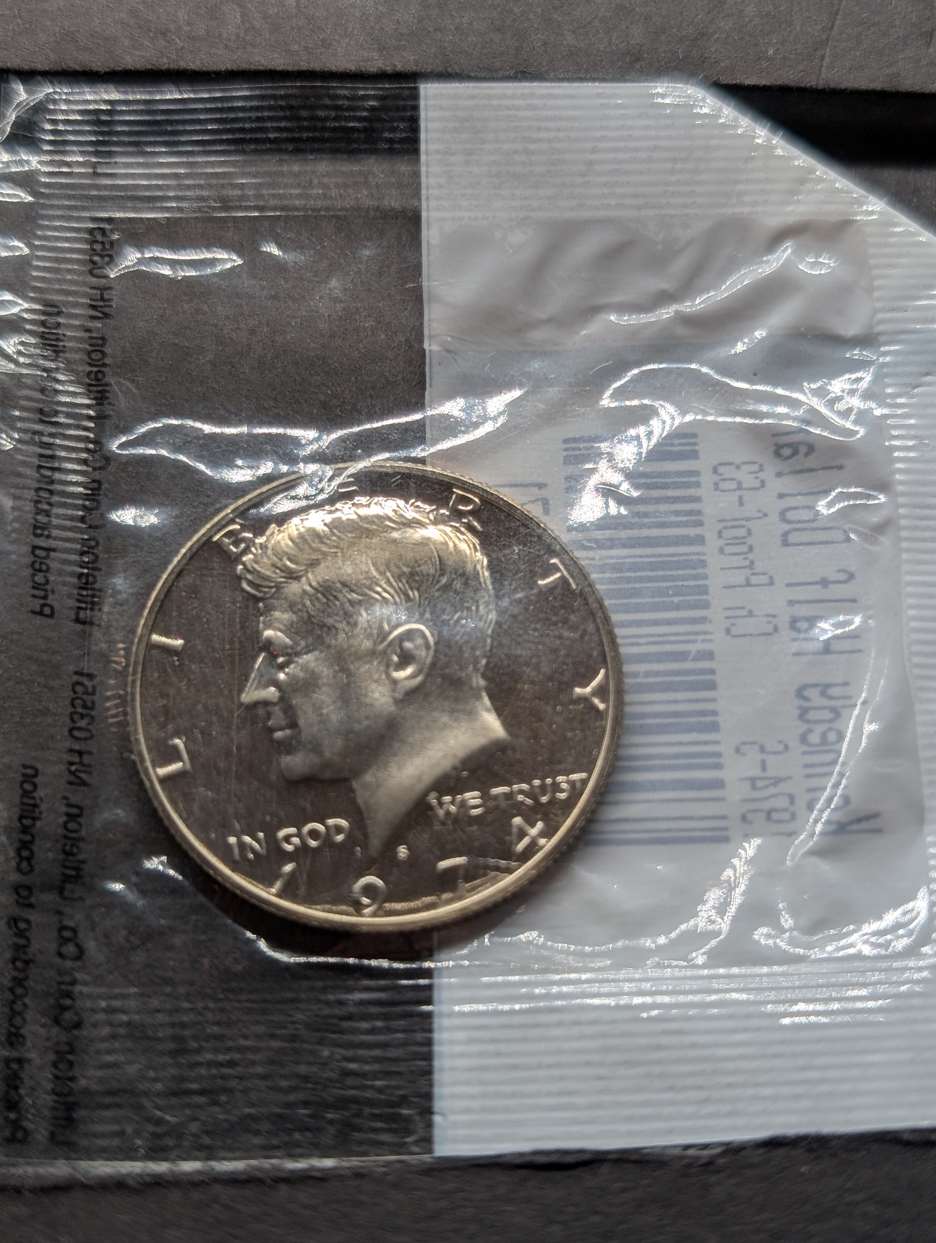 (4) Kennedy Half Dollars & Lincoln Presidential Dollar Proof Set W/ Medal, - Includes 1974-S, 1992-P, 1995-P, 1996-P Kennedy Half Dollars