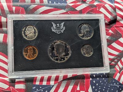 1972-S United States Mint Proof Set - No Box Condition PLEASE NOTE Some coins may have a grade 