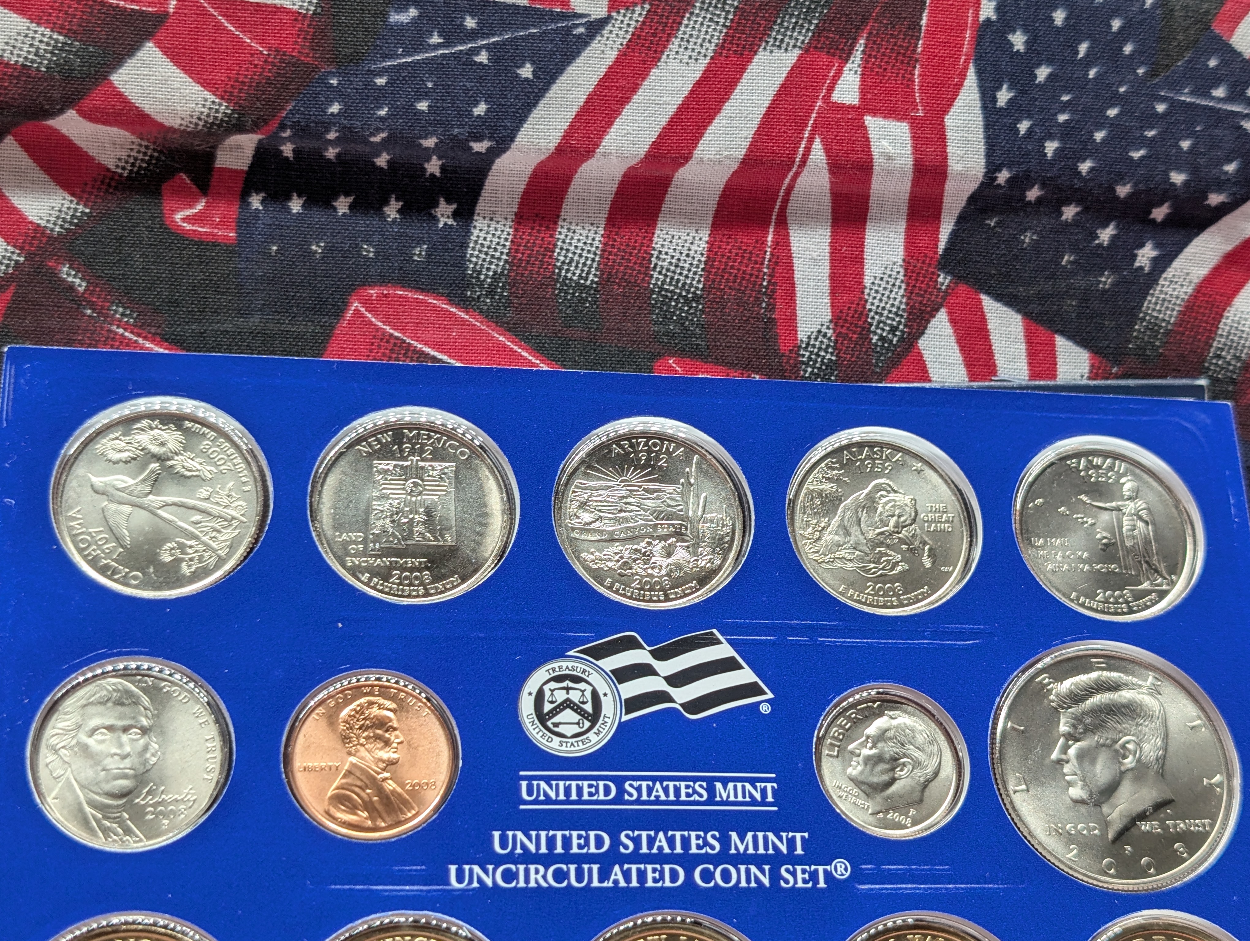 2008-P Set Only U.S. Mint Uncirculated Set with State Quarters, 4 Presidential Dollars and One Sacagawea Dollar - 14 Coins - P Set Only