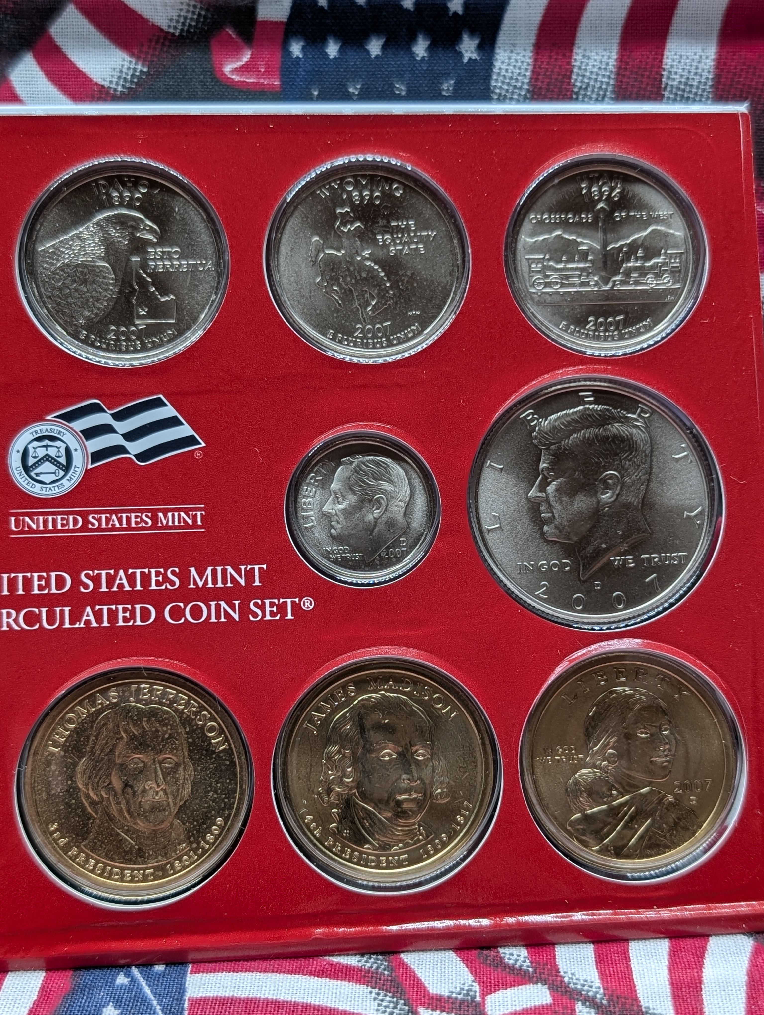2007-P&D United States Mint Coin Set - Includes State Quarters, Presidential Dollars, & Sacagawea Dollar