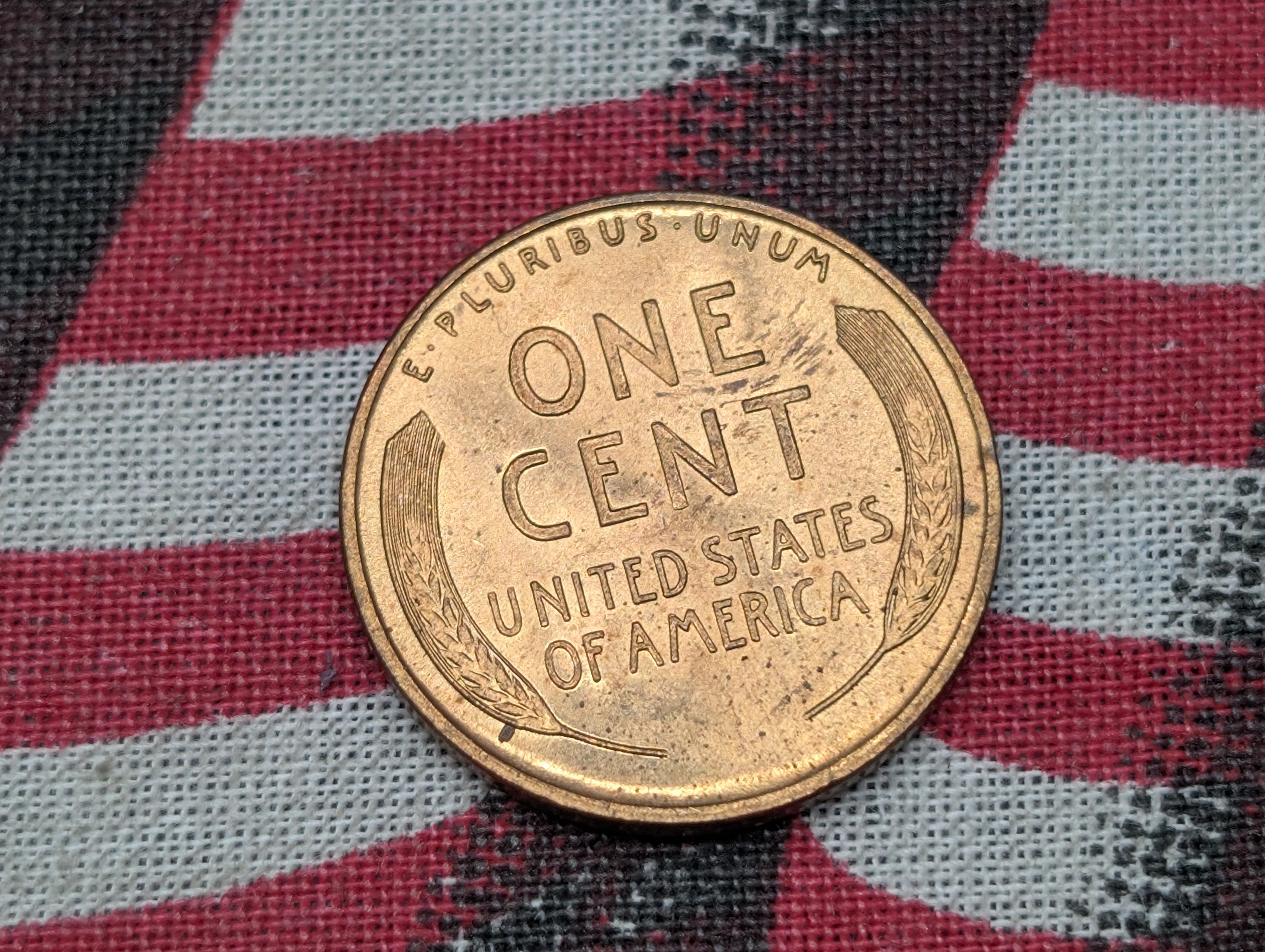 1930-P Lincoln Wheat Cent - UNC. Full Wheat Lines, Red.