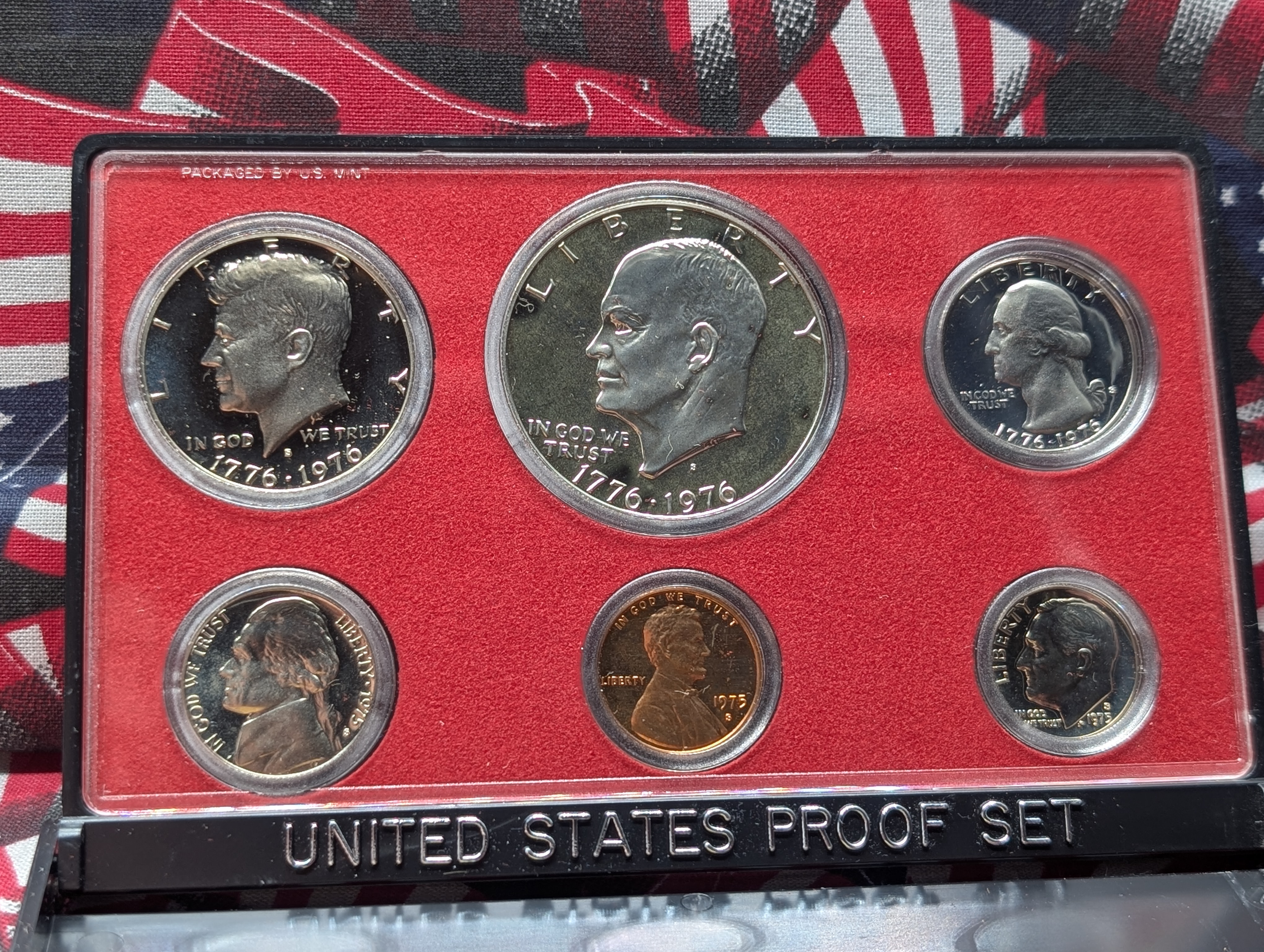 1975-S United States Proof Set - Includes Bicentennial Dollar, Half and Quarter! Top Three Coins are 1976, Botton Three are 1975 - Governmen
