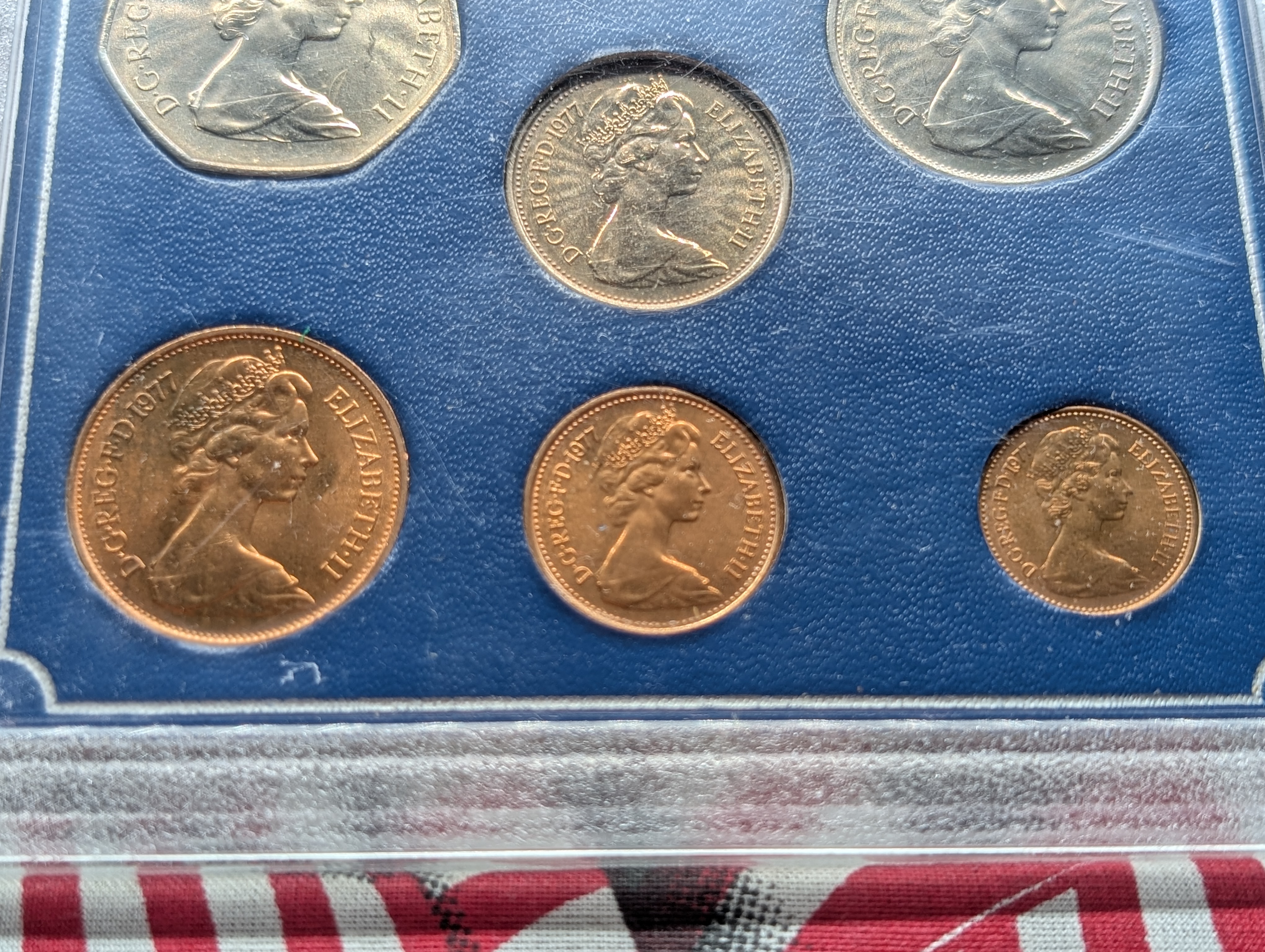 1952-1977 British Silver Jubilee Set, Case Is Cracked, Seven Coin Set.