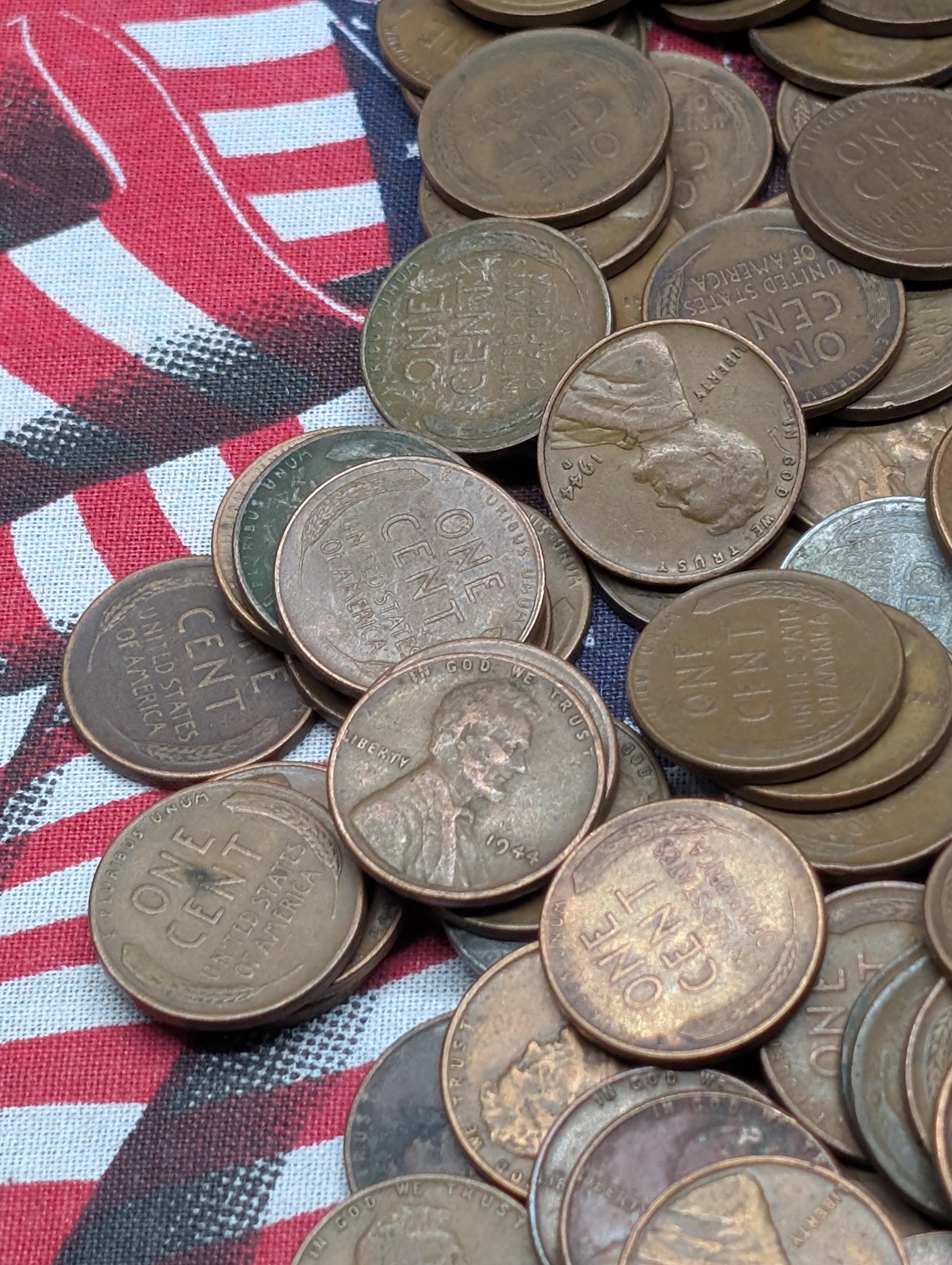 Approximately 215 Assorted Date Lincoln Wheat Cents