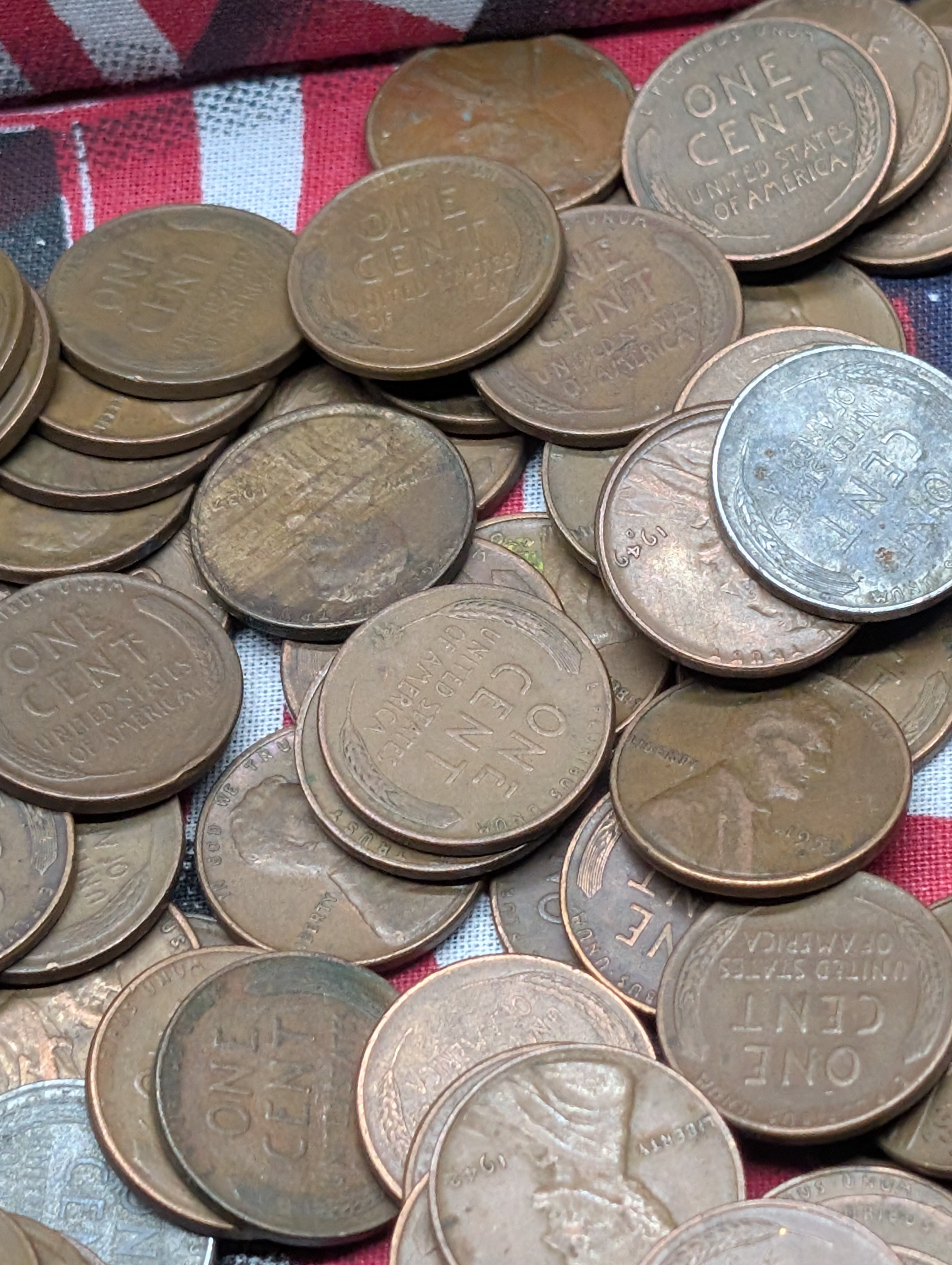 Approximately 215 Assorted Date Lincoln Wheat Cents
