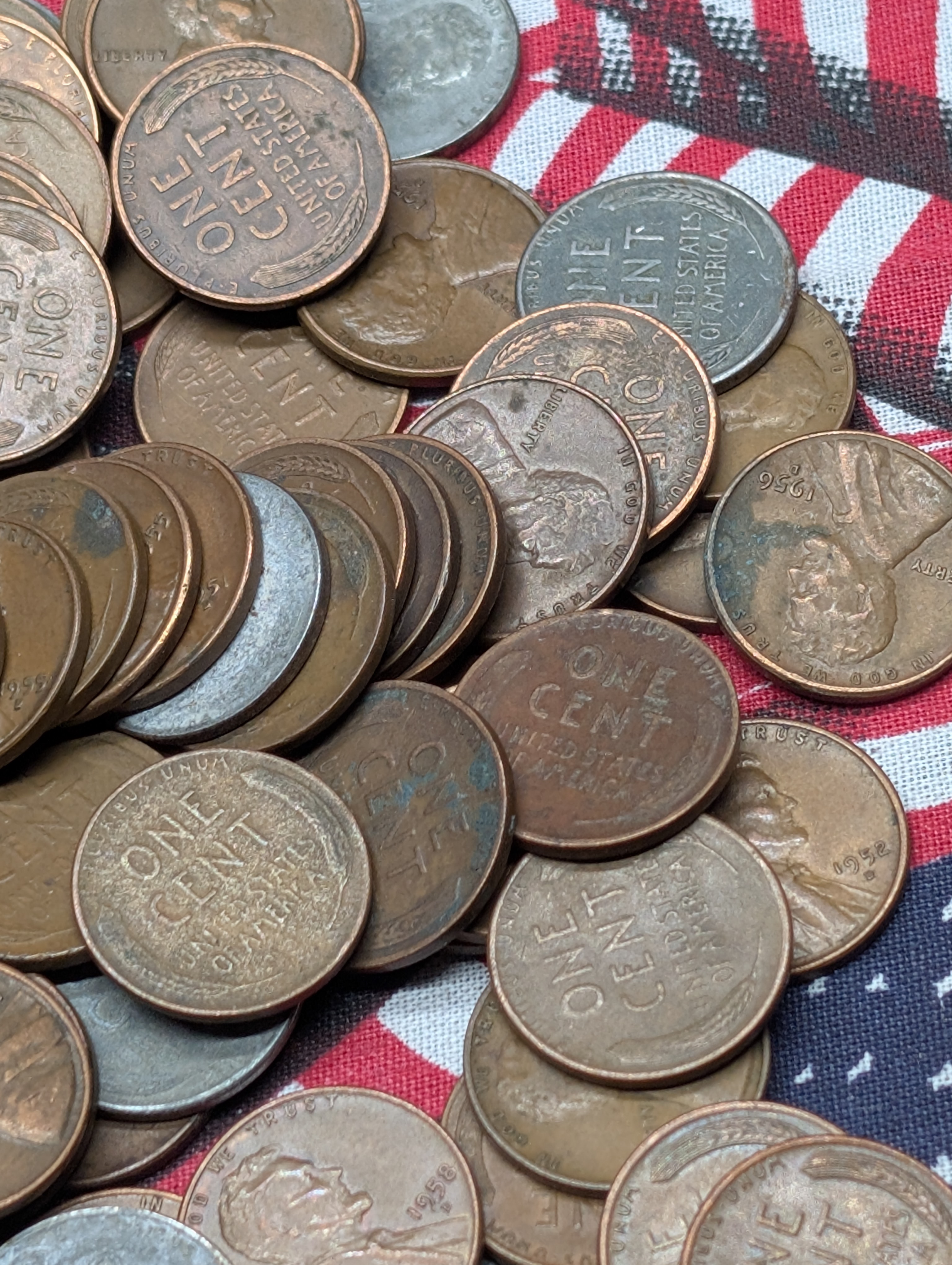 Approximately 215 Assorted Date Lincoln Wheat Cents