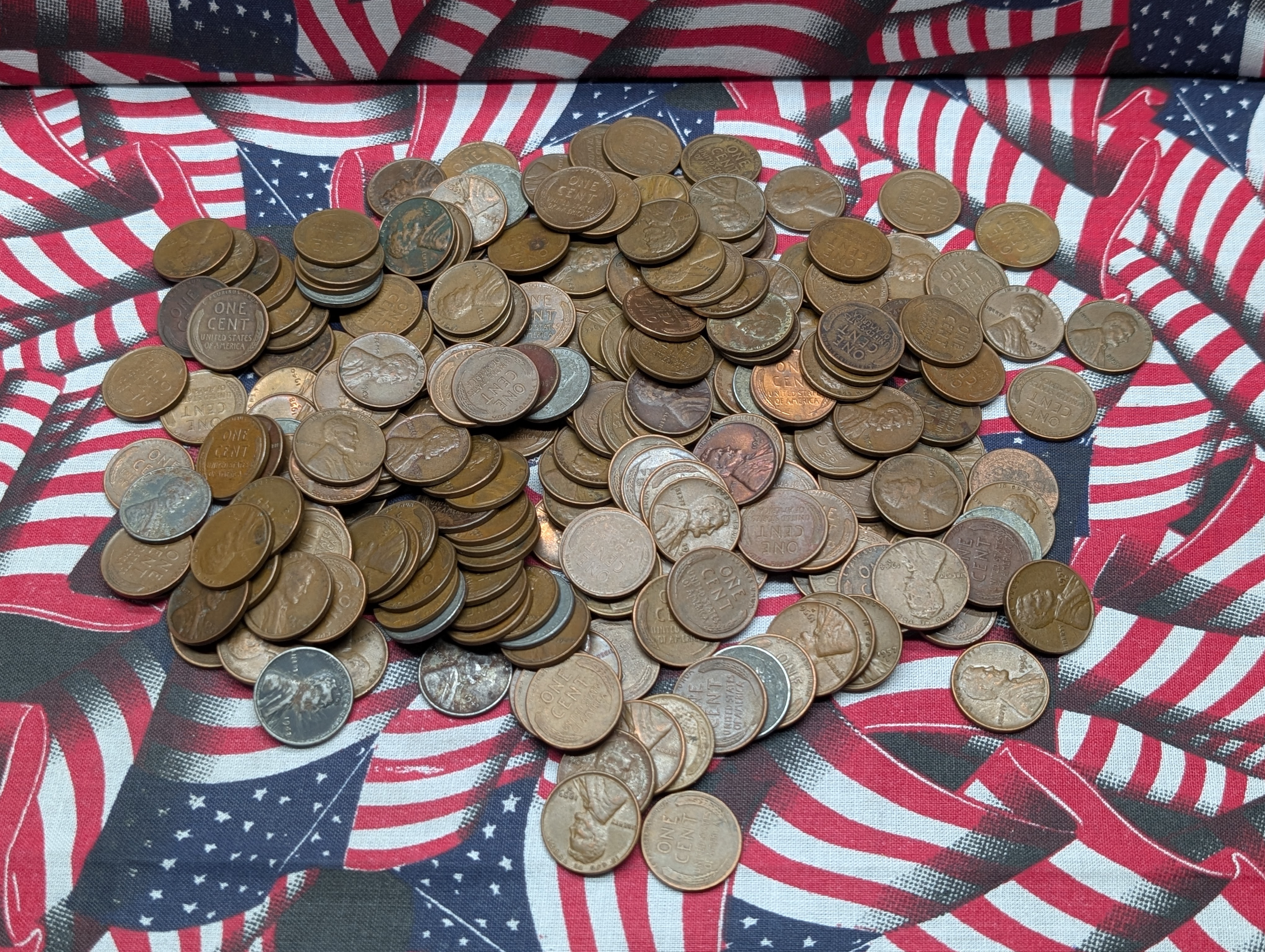 Approximately 211 Assorted Date Lincoln Wheat Cents