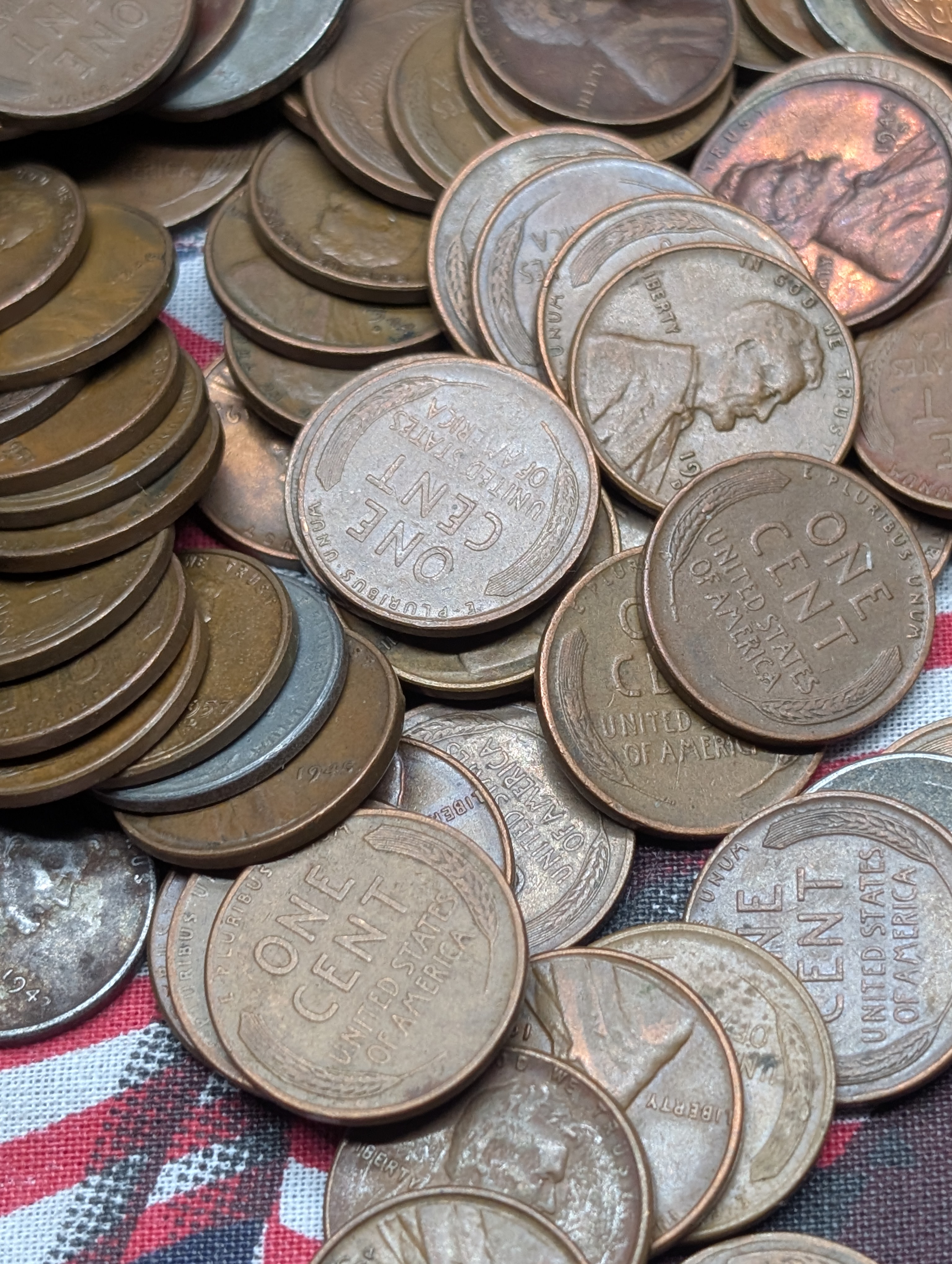 Approximately 211 Assorted Date Lincoln Wheat Cents