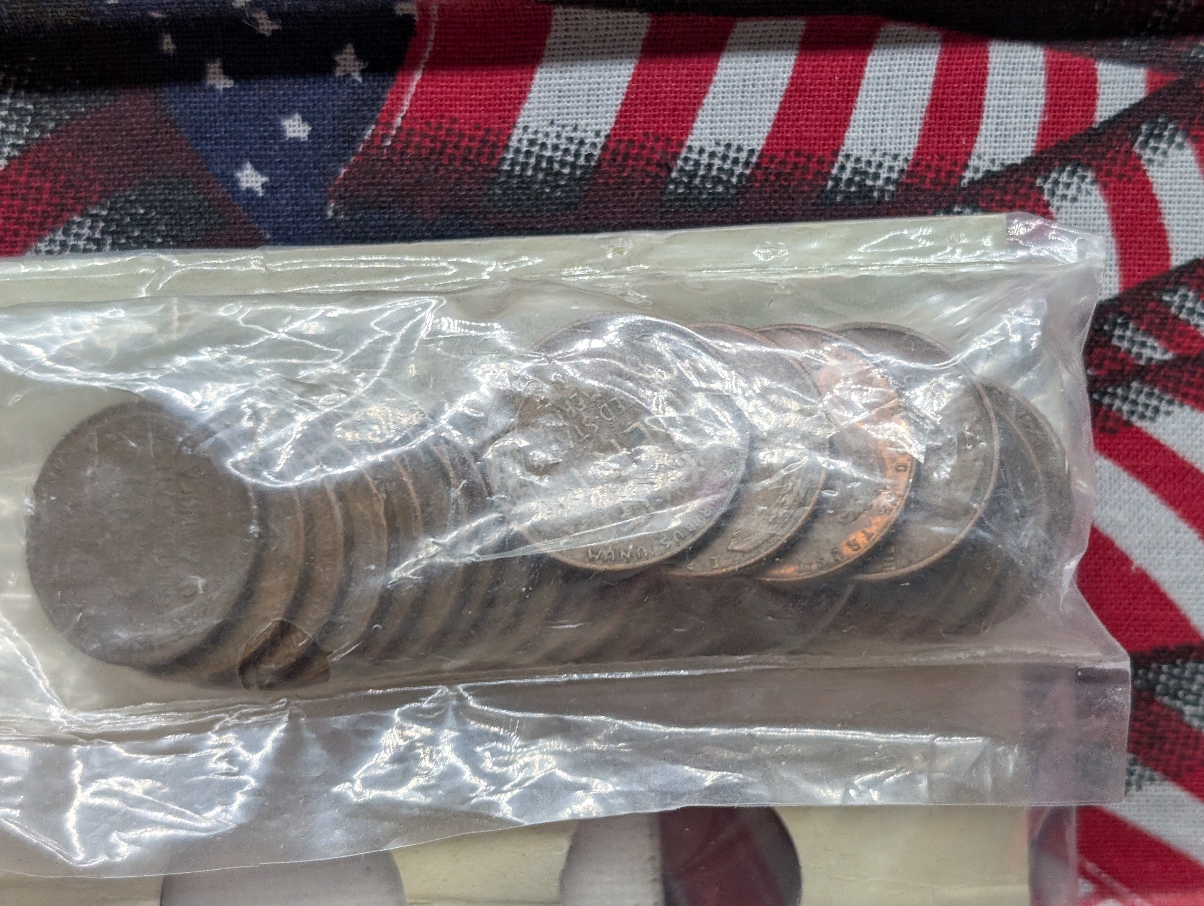 1934-1958 Lincoln Wheat Cents Cardboard Holder with 25 Coins