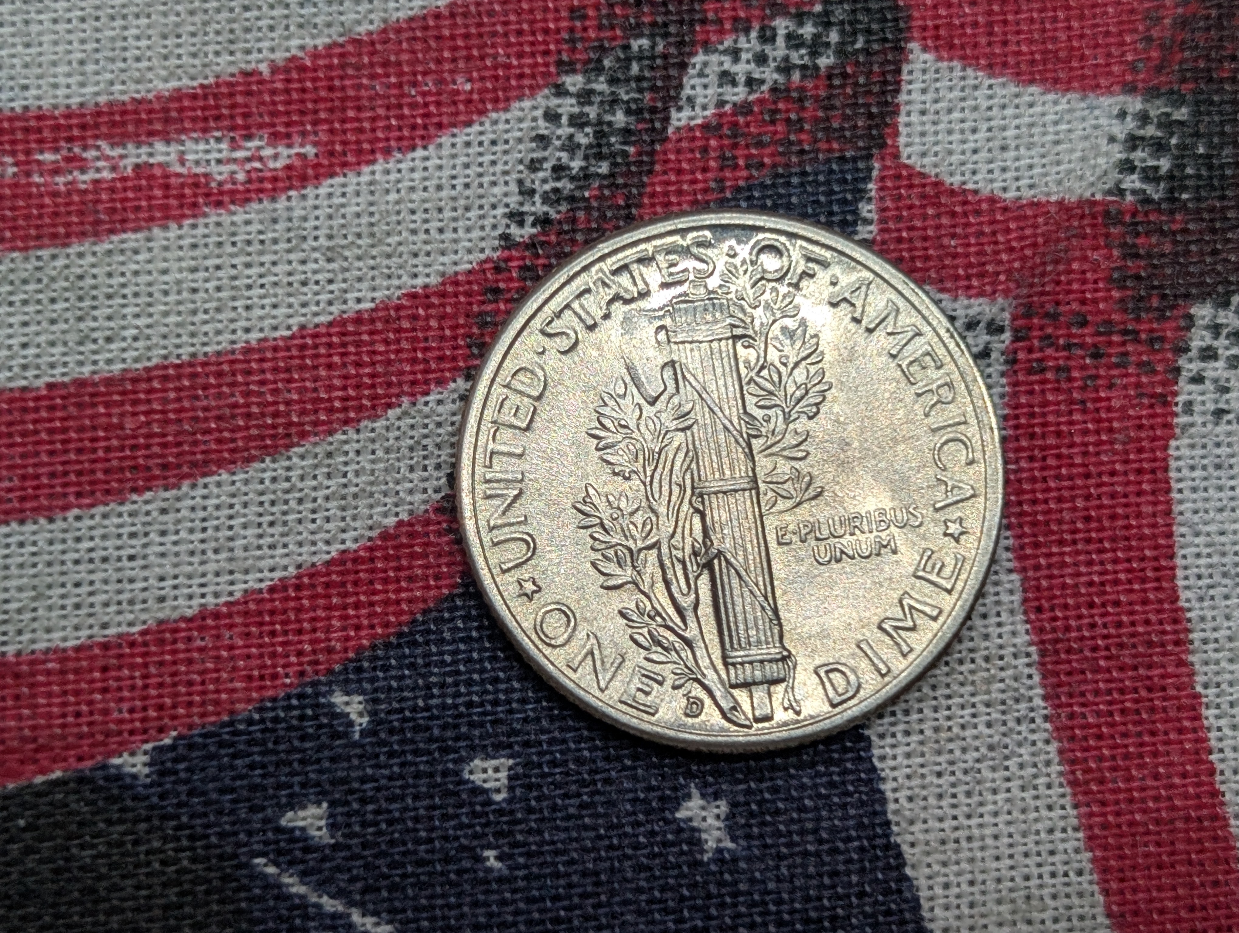 1945-D Mercury 90% Silver Dime - full bands