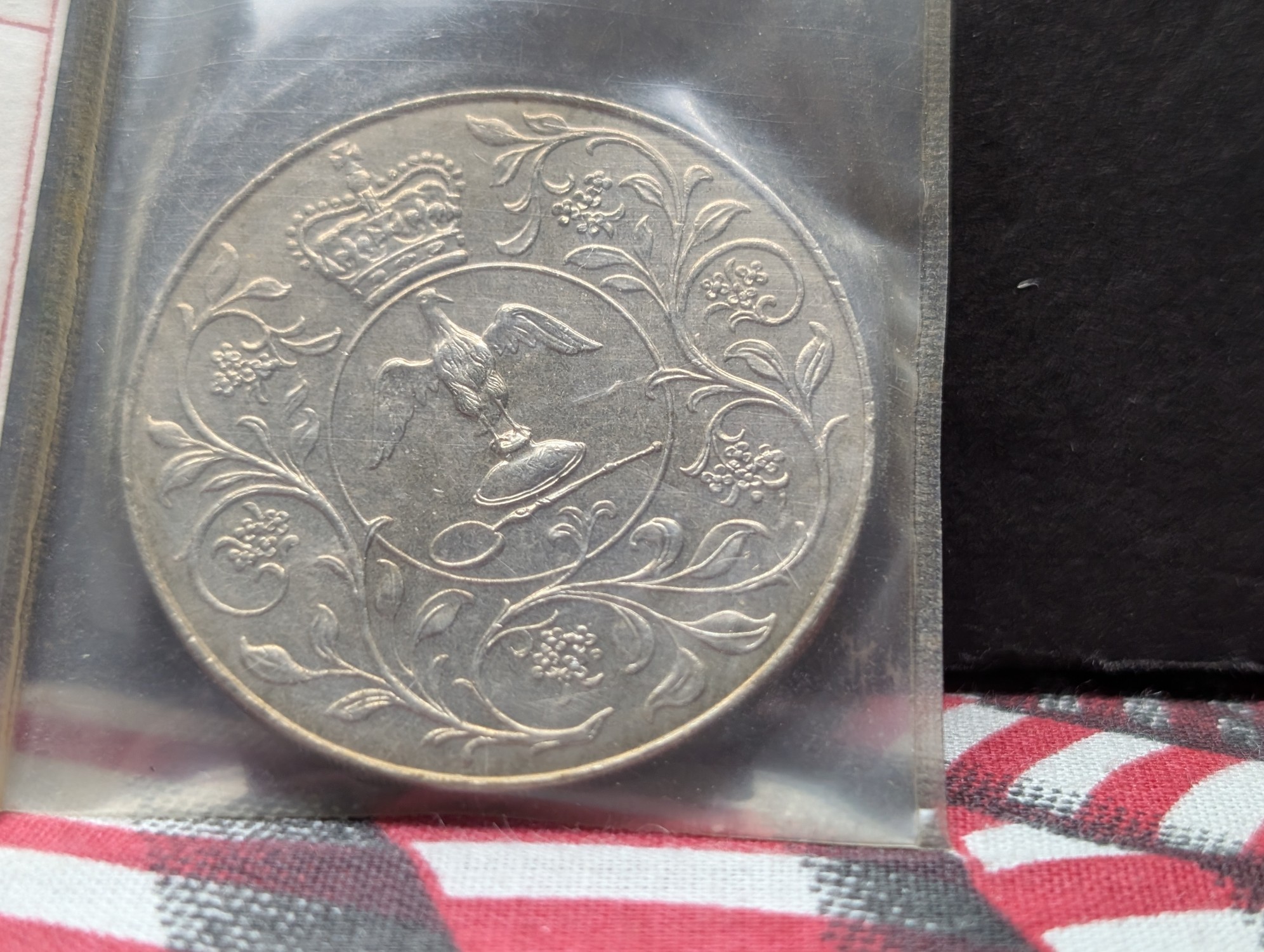 1977 United Kingdom Silver Jubilee Commemorative Crown - No Silver Content