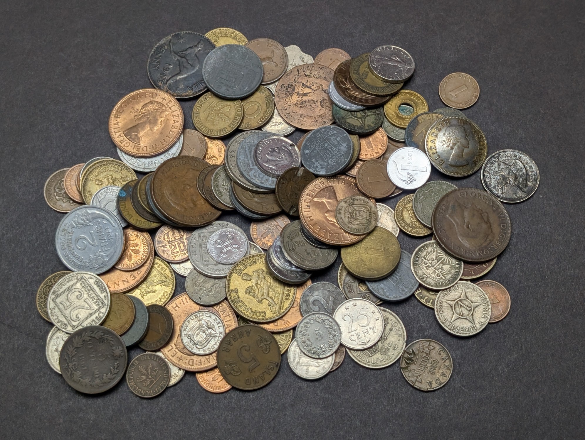 1 Pound of Assorted Vintage & Modern World Coins and Tokens - Mixed Countries