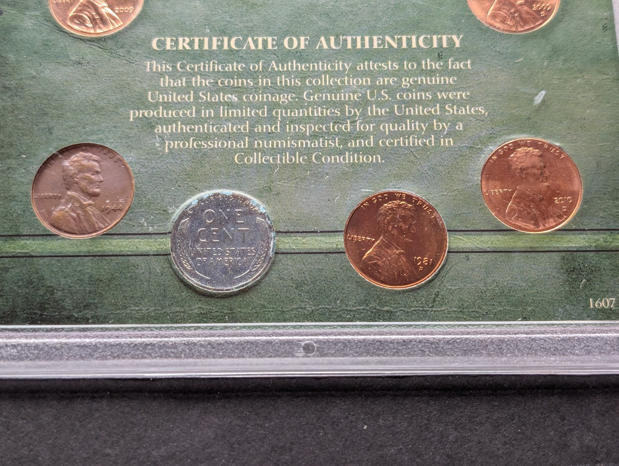 Lincoln Cent Design Collection in Display w/ COA, Eight Coins