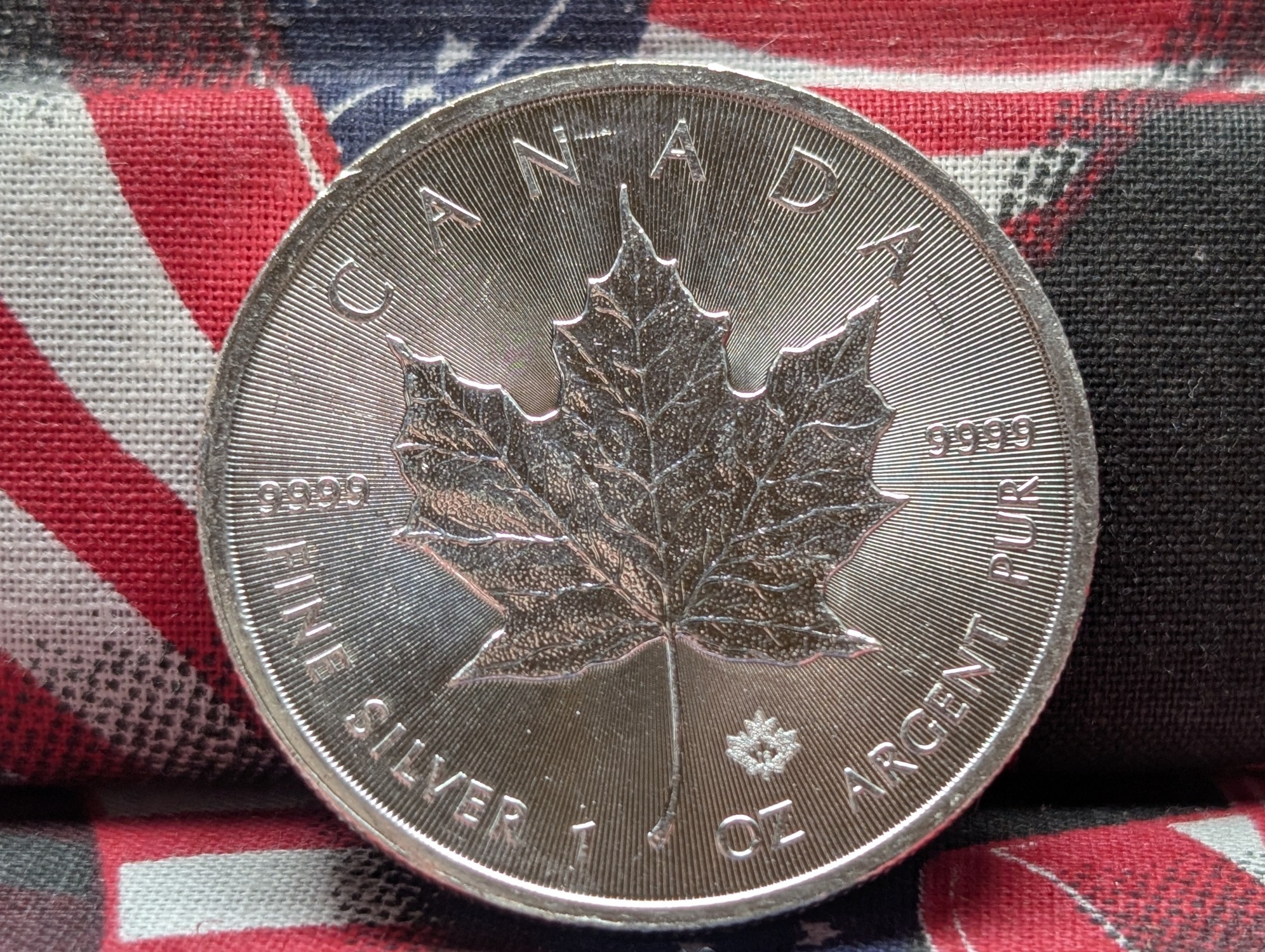 1 oz. .9999 FINE SILVER 2018 Canadian $5 Maple Leaf Round