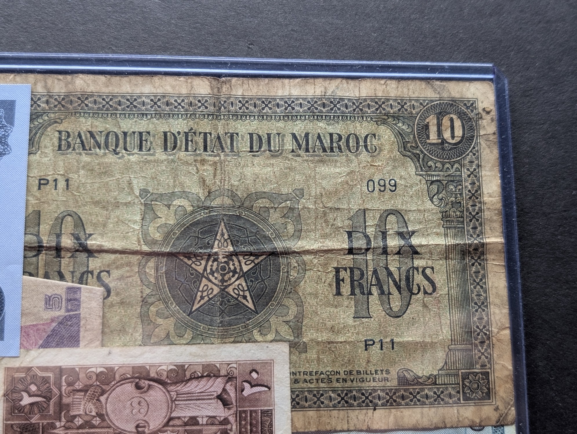 (6) Assorted World Currency Notes in Display