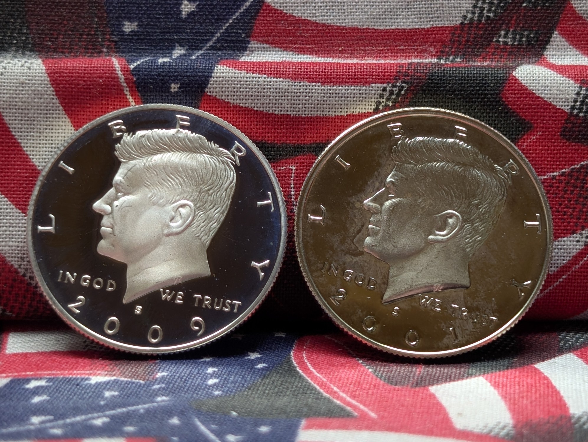2009-S & 2001-S GEM PROOF Kennedy Silver Half Dollars in Capsules