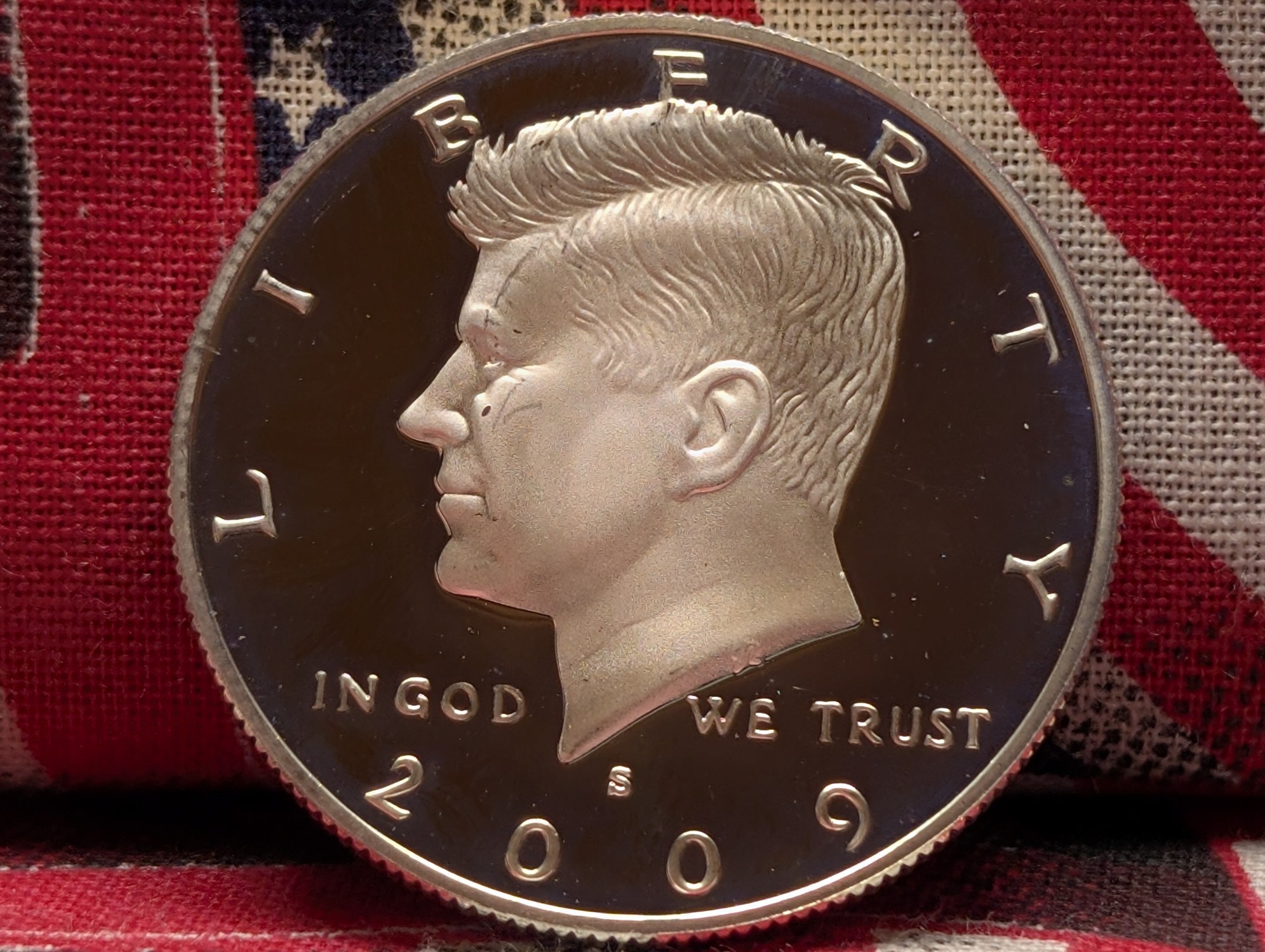 2009-S & 2001-S GEM PROOF Kennedy Silver Half Dollars in Capsules