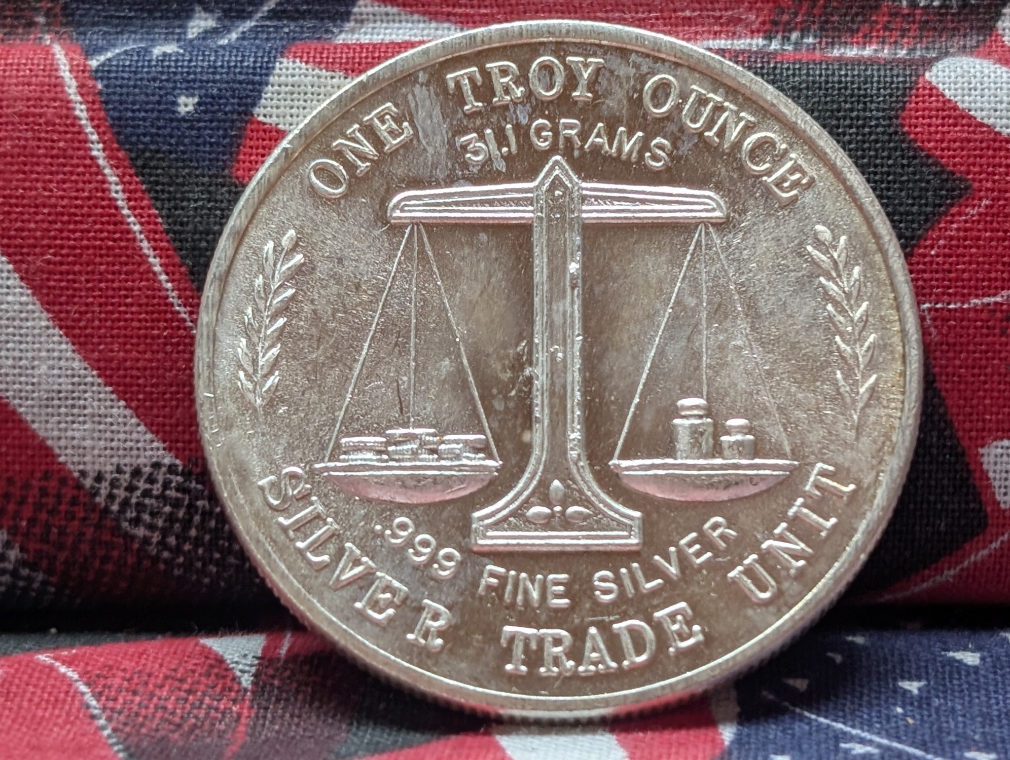 Eagle & US Flag 1 Troy Oz .999 Fine Silver Trade Unit Round