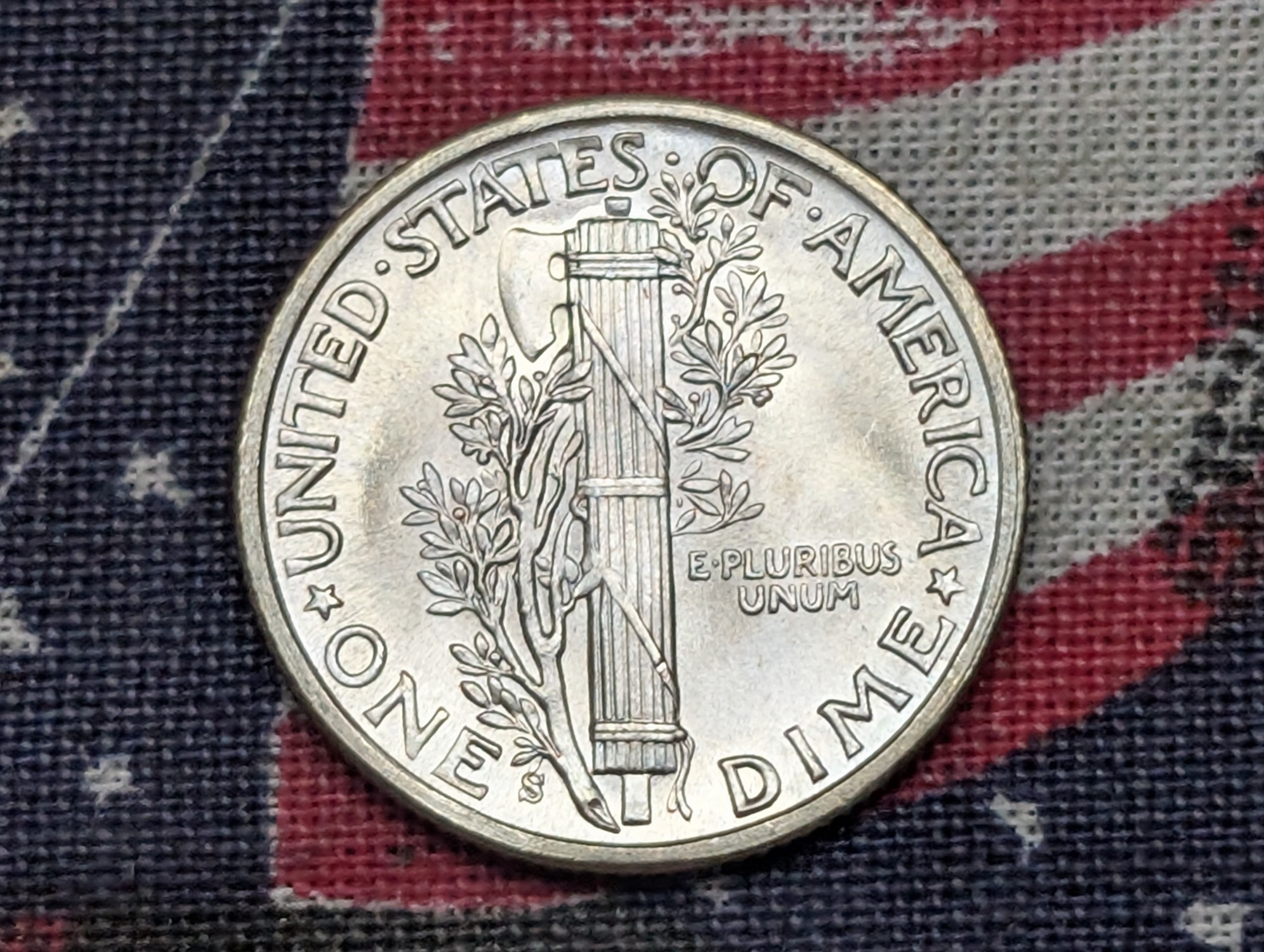 1942-S Mercury 90% Silver Dime - Full Split Bands