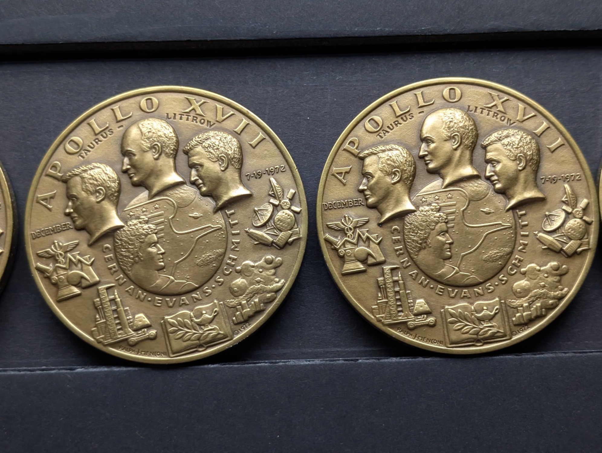 (13) Apollo 17 Vintage Commemorative Bronze Medals in Storage Box