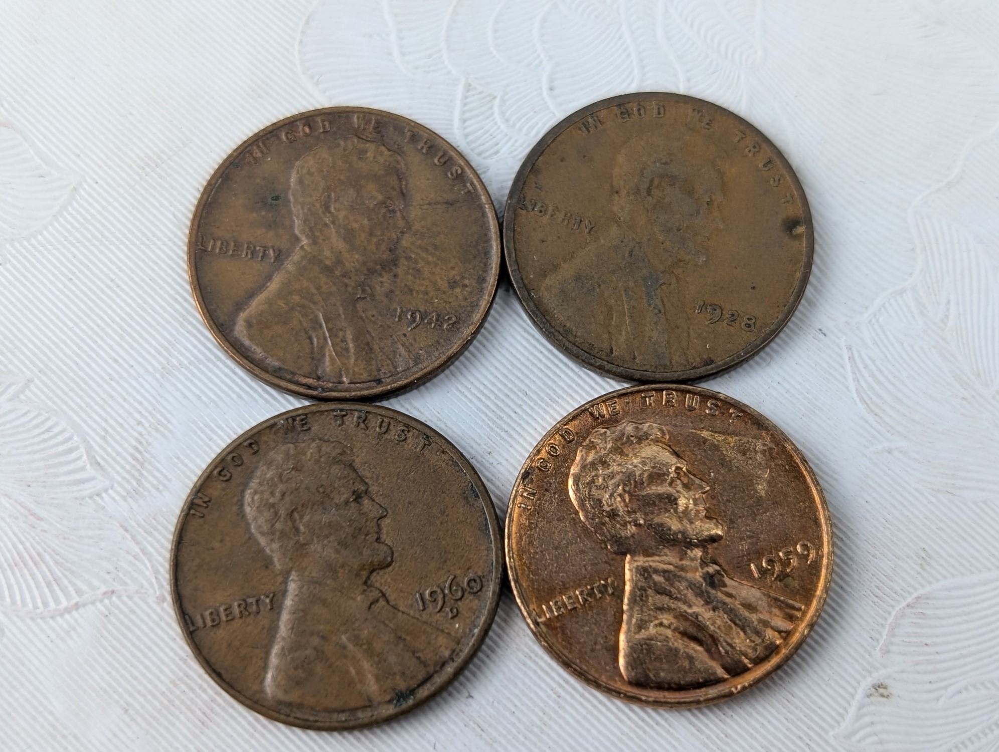 Partial 1909-1976 Lincoln Cent Collection in 7 Whitman Albums - Includes BETTER DATES! & Lots of UNC Condition Coins - 450+ Coins Total!!