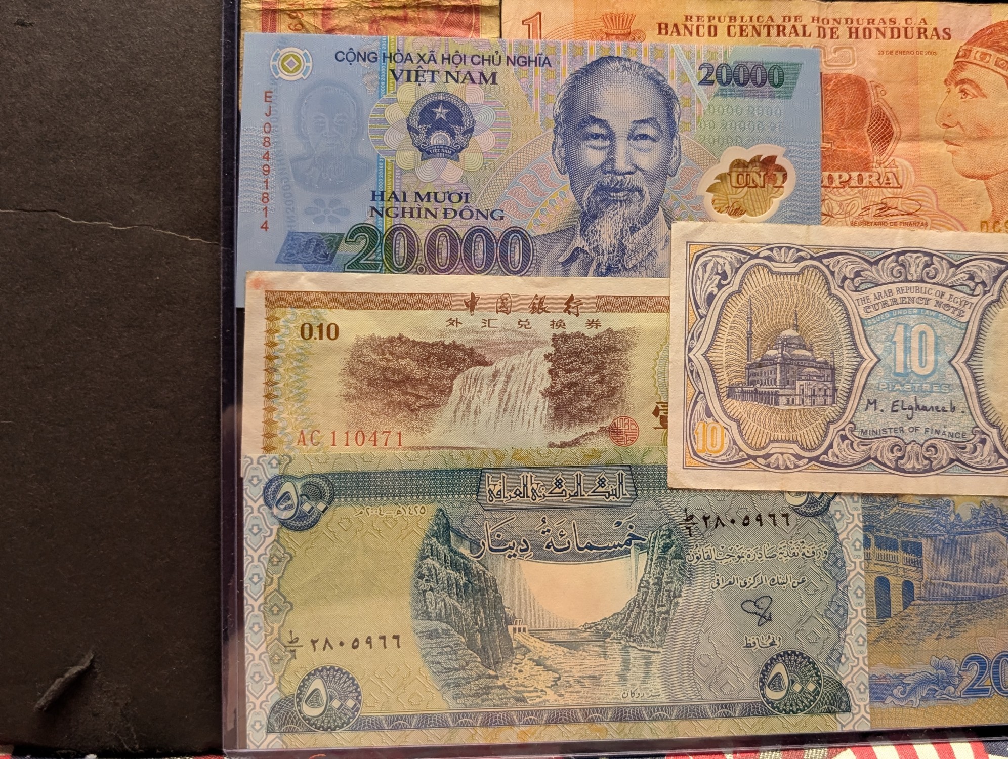 (8) Assorted World Currency Notes in Display