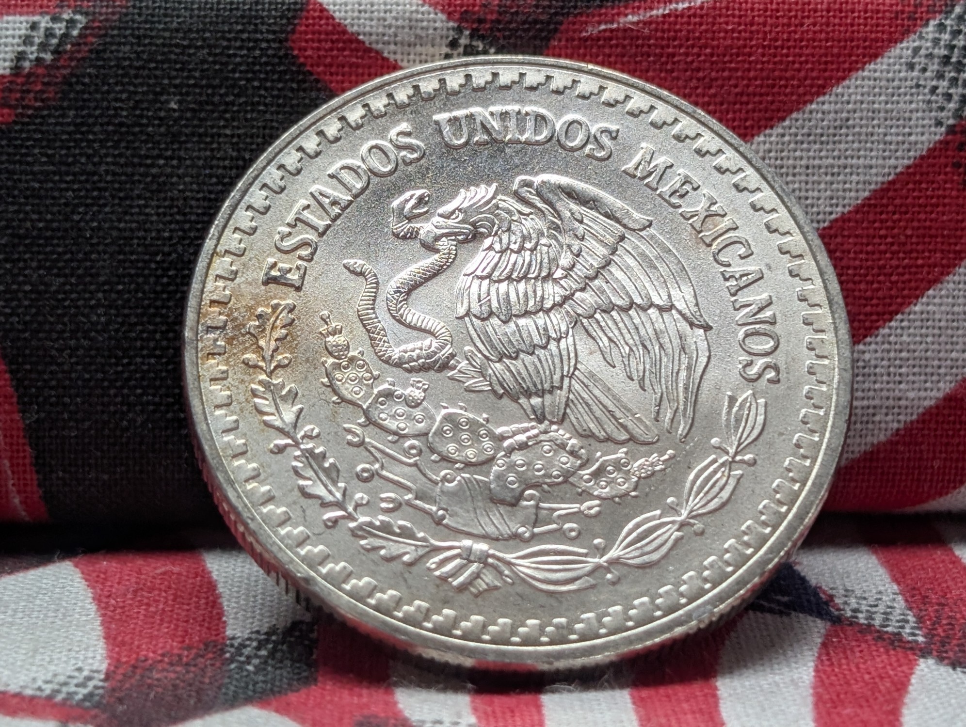 1 oz. .999 FINE SILVER 1994 Mexico 1 Onza Libertad Round