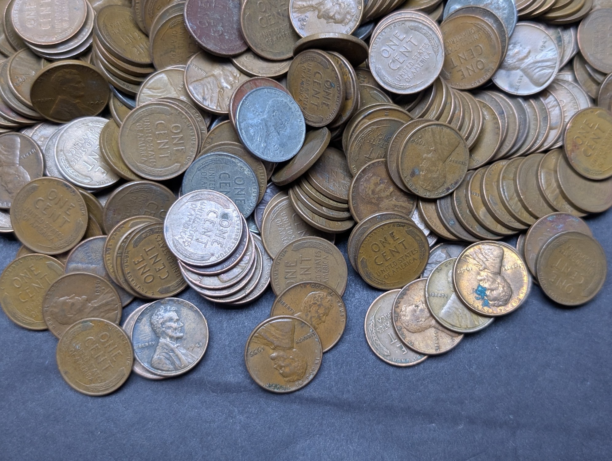 (1,000) Various Dated Lincoln Wheat Cents