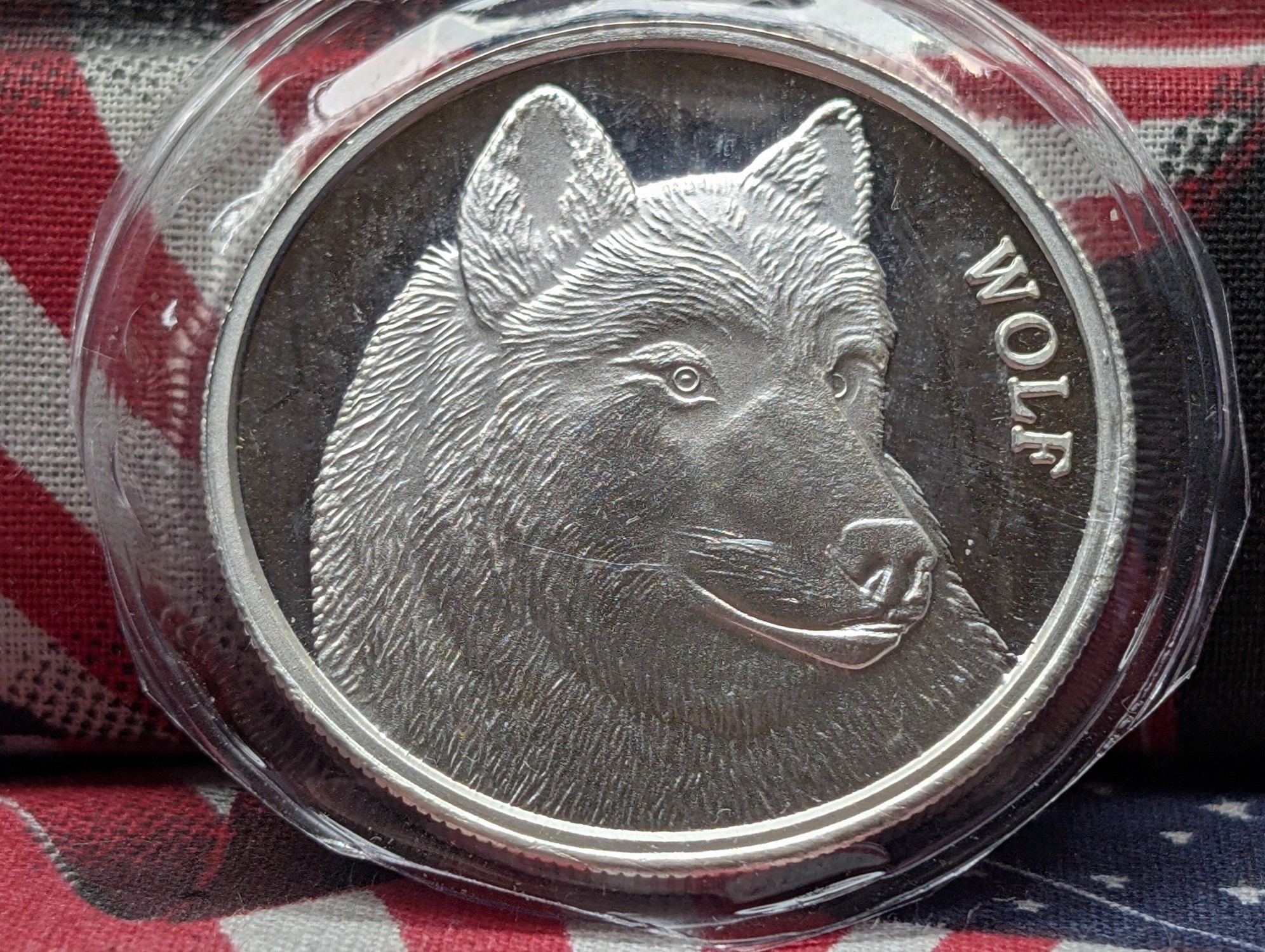 1 Troy Oz. .999 FINE SILVER Wolf Designed Round