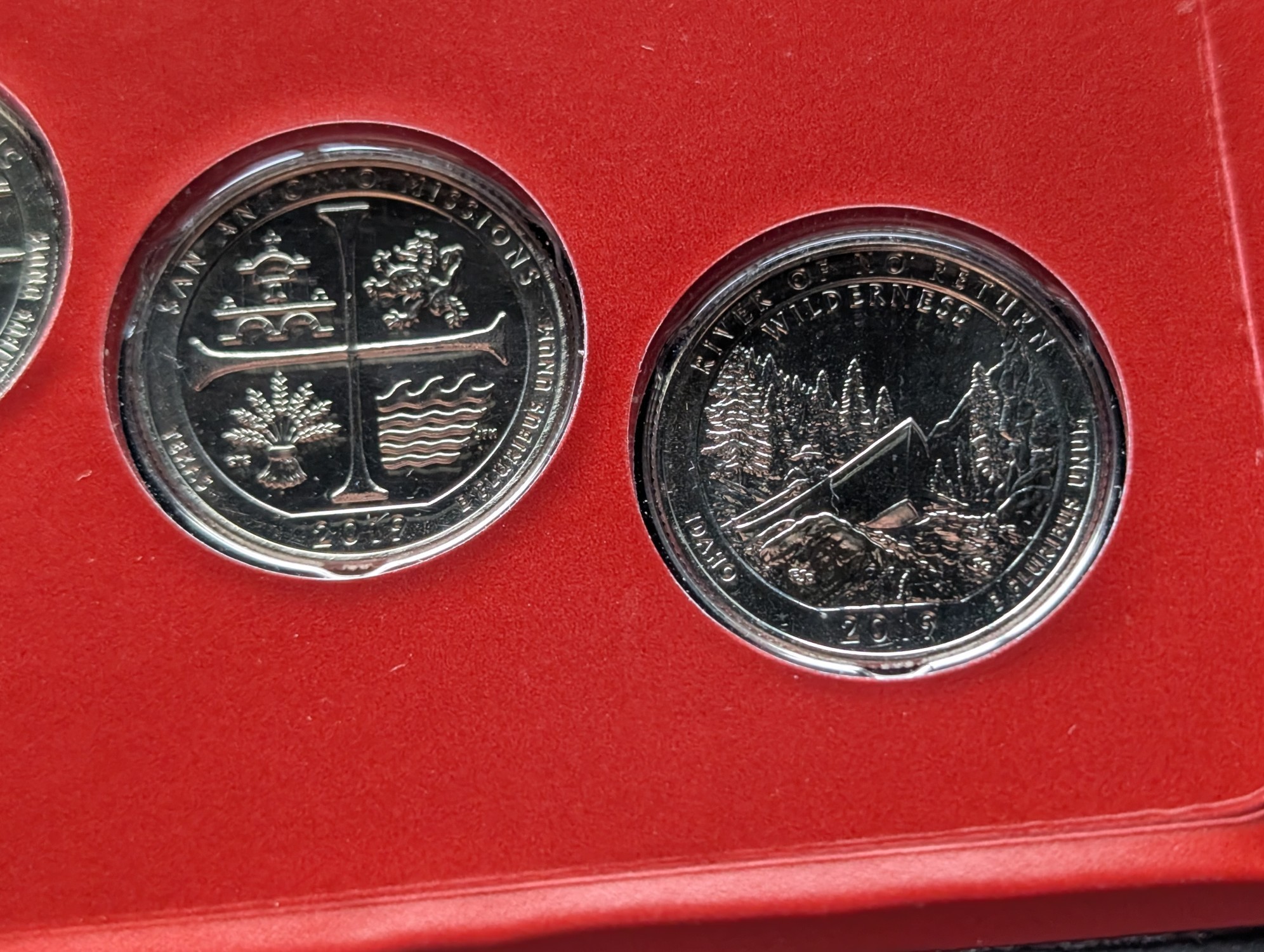 2019-D Only U.S. Mint America The Beautiful Uncirculated 5-Quarter Set in Display