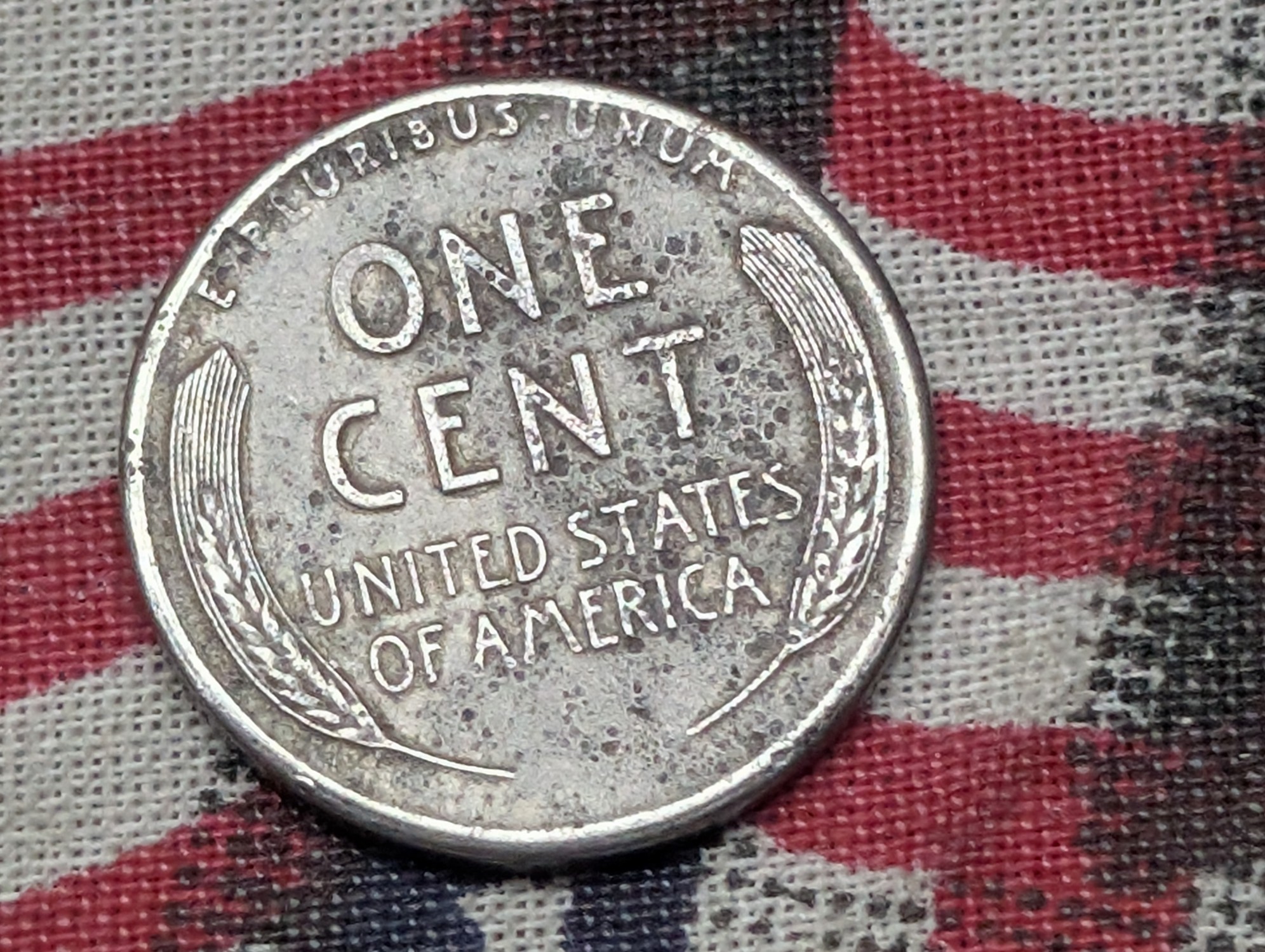 (2) 1943 Lincoln Steel Wheat Cents